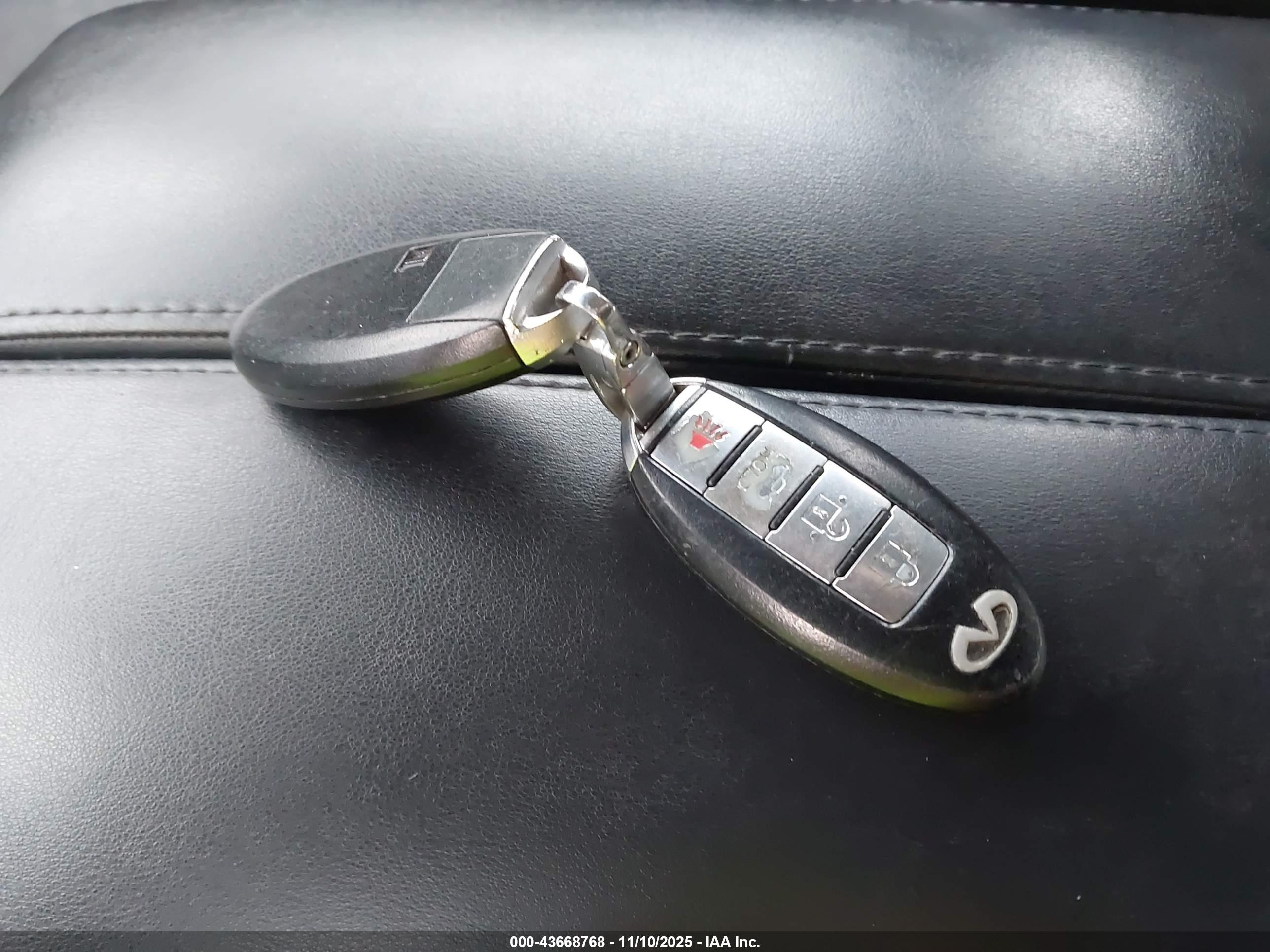 INFINITI M35X image 11