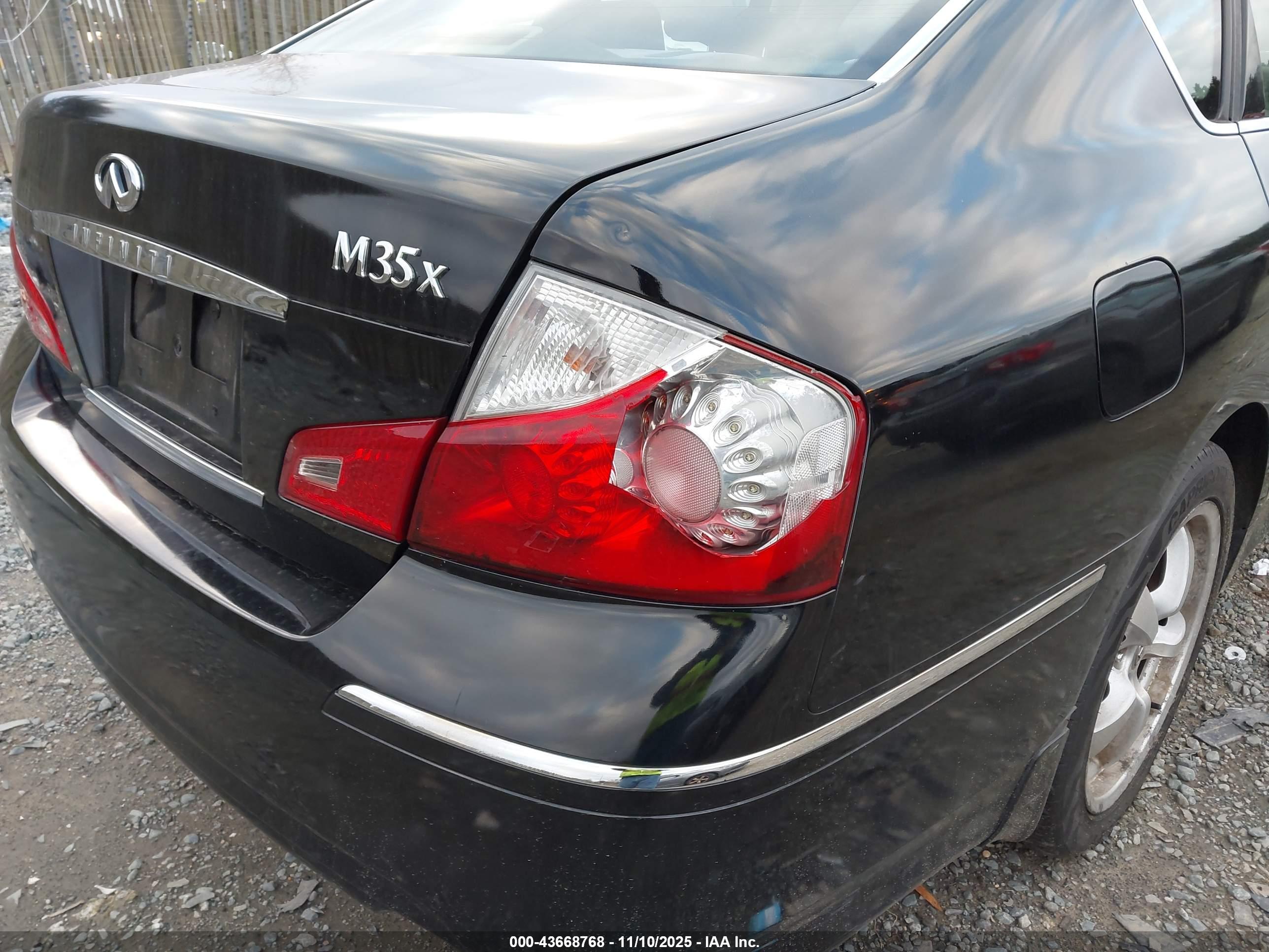 INFINITI M35X image 6