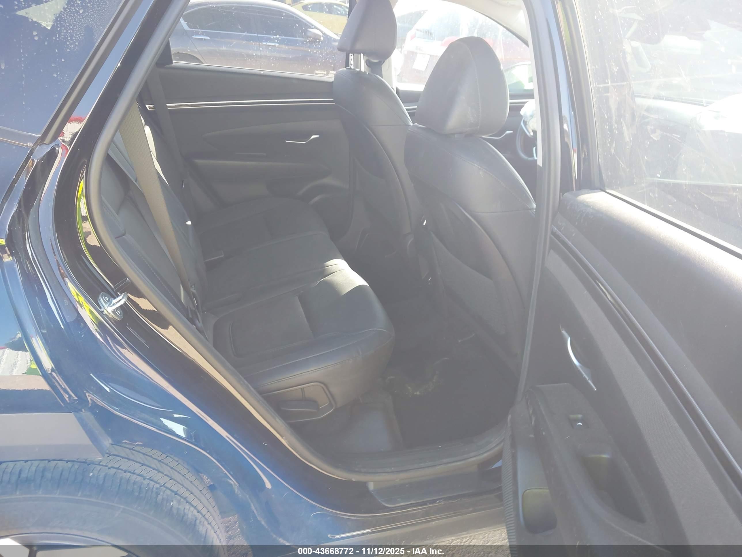 HYUNDAI TUCSON image 8