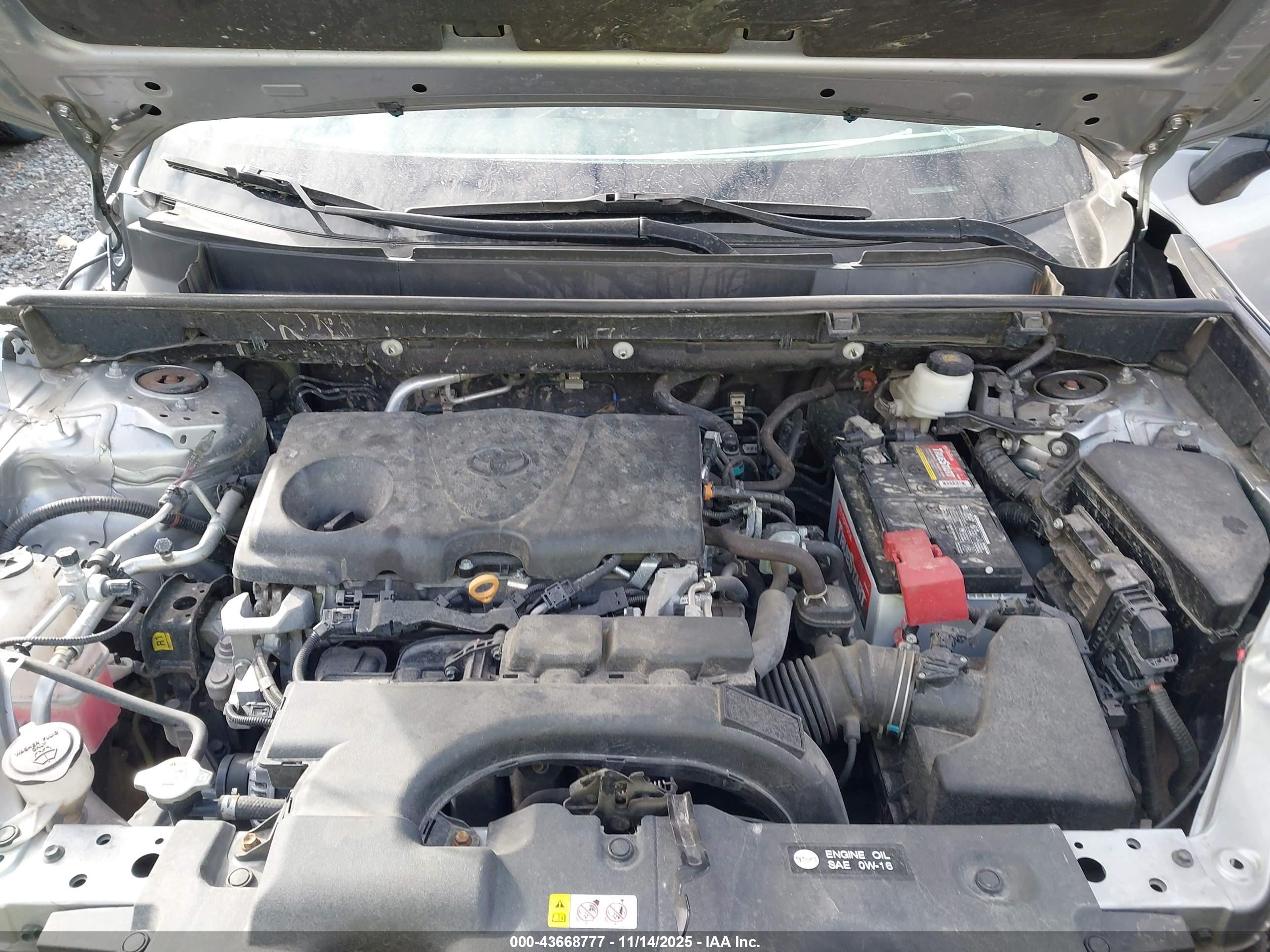 TOYOTA RAV4 image 10