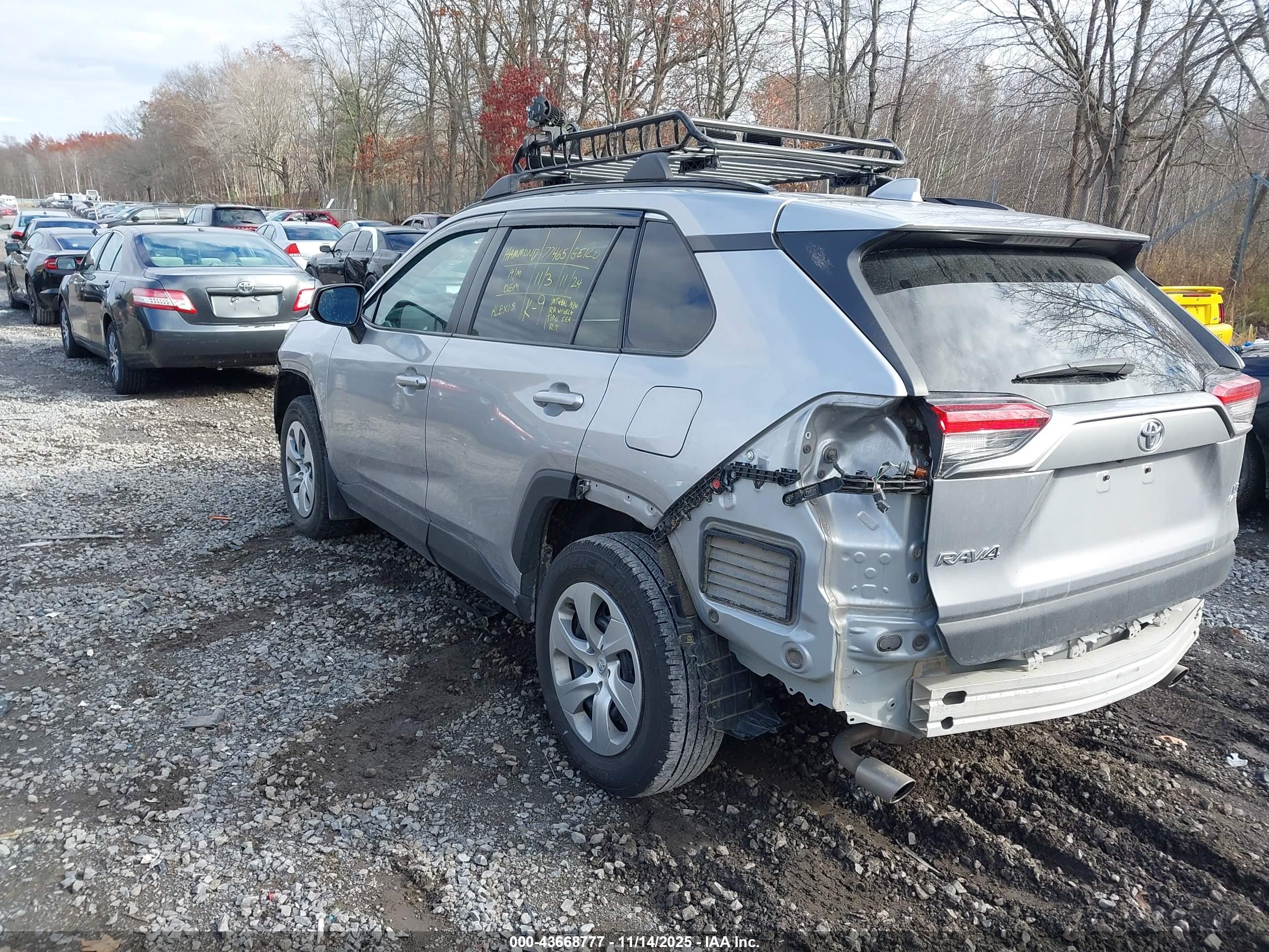 TOYOTA RAV4 image 3