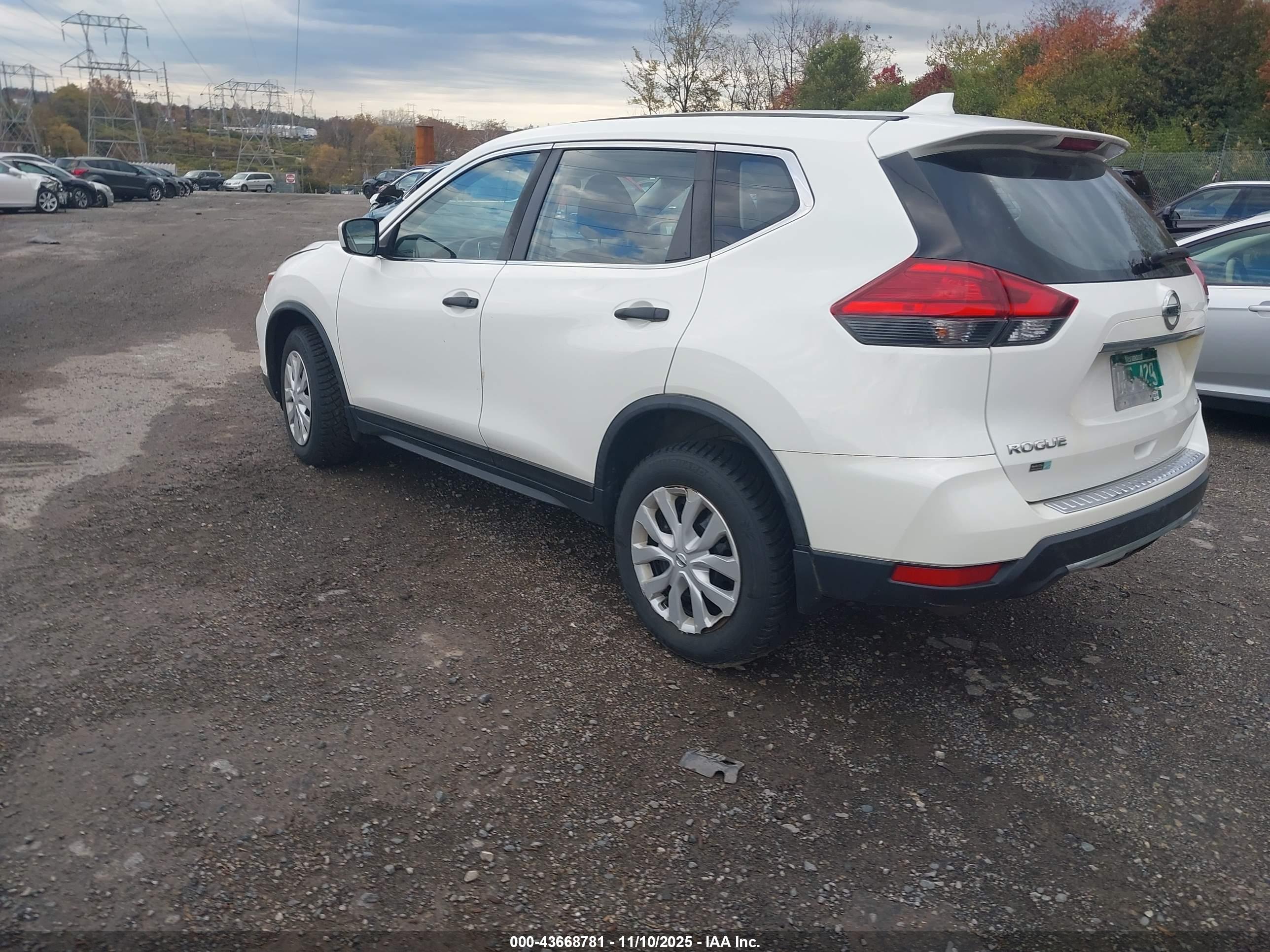 NISSAN ROGUE image 3