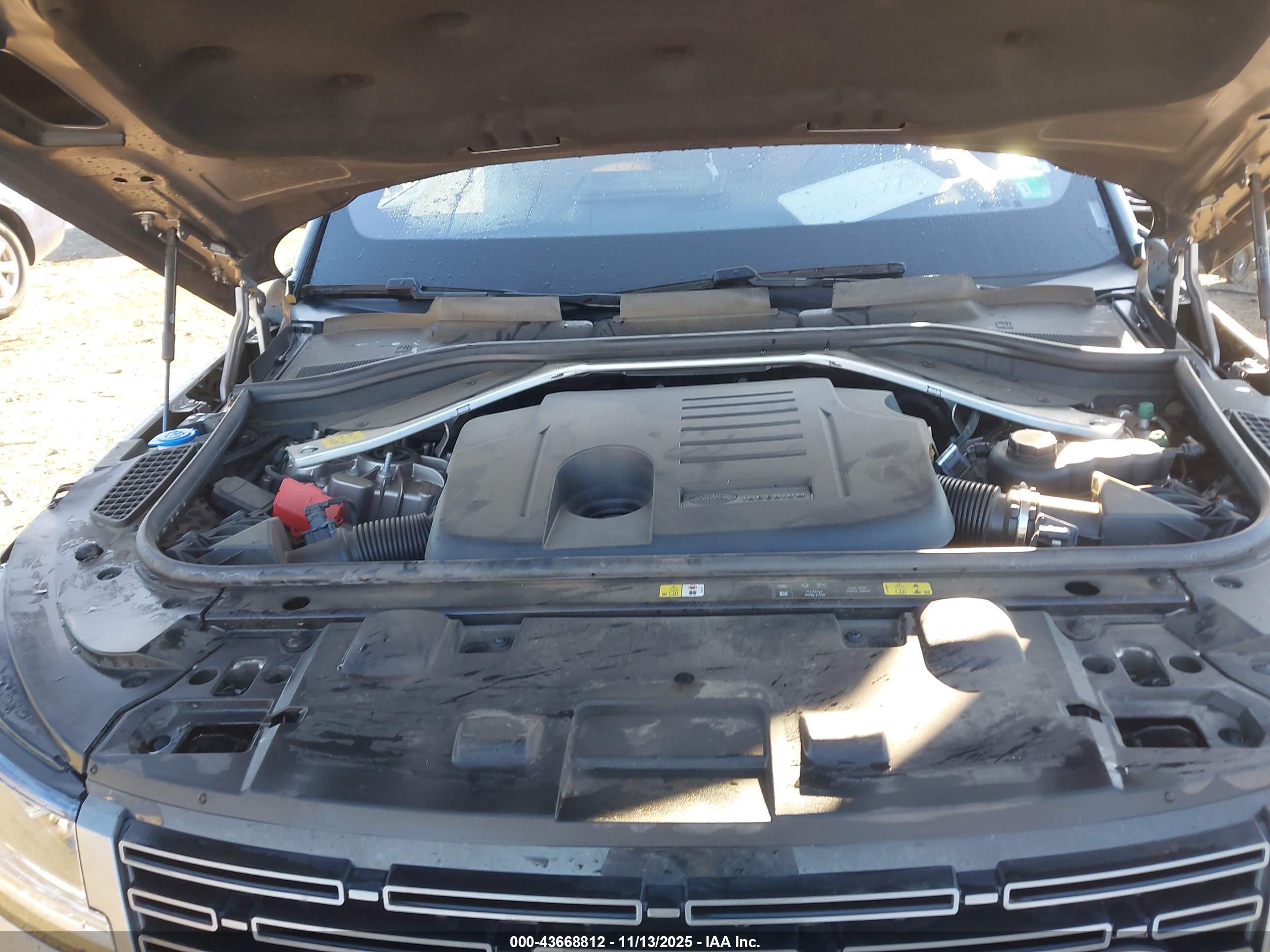 LAND ROVER image 10