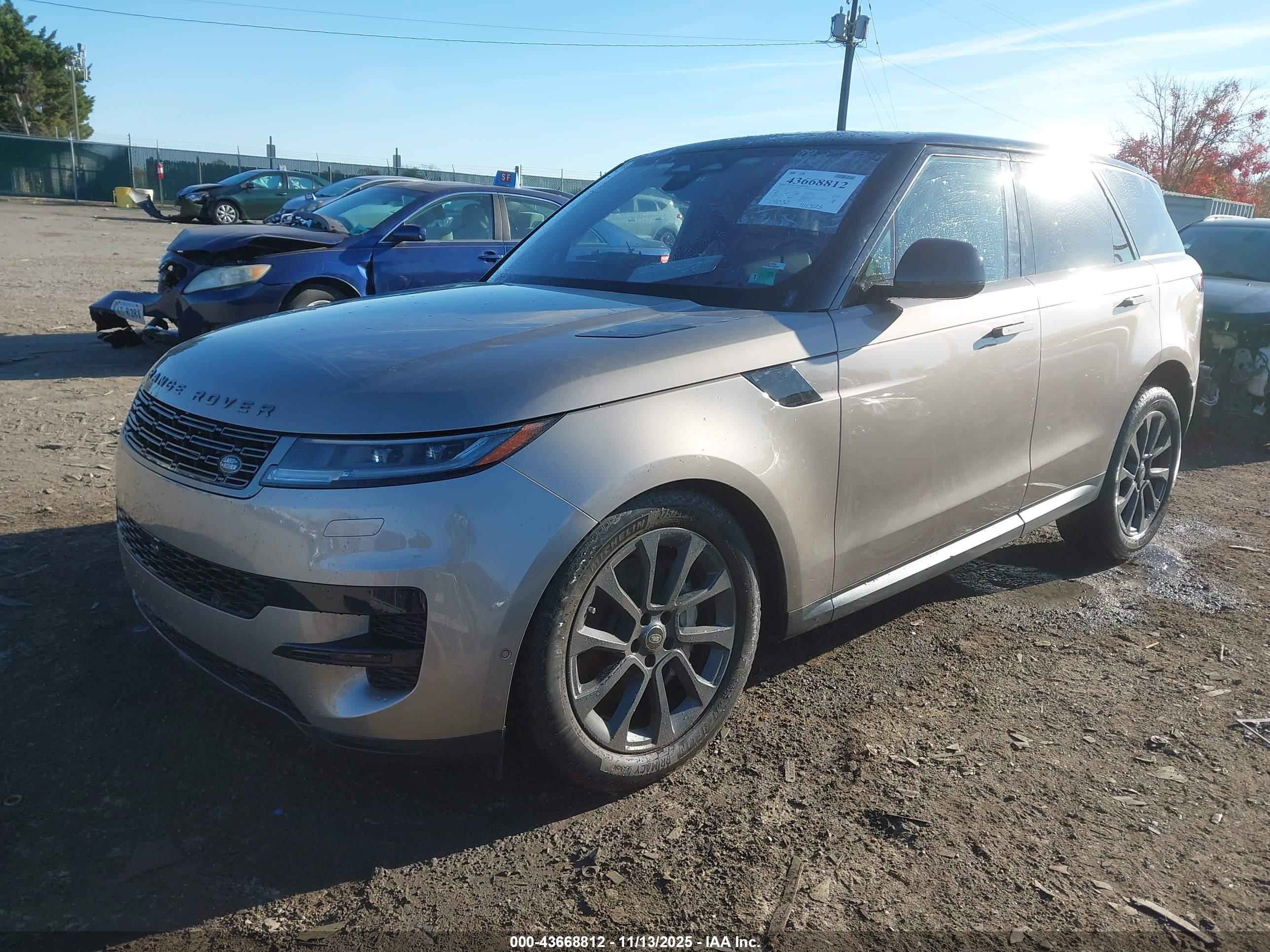 LAND ROVER image 2
