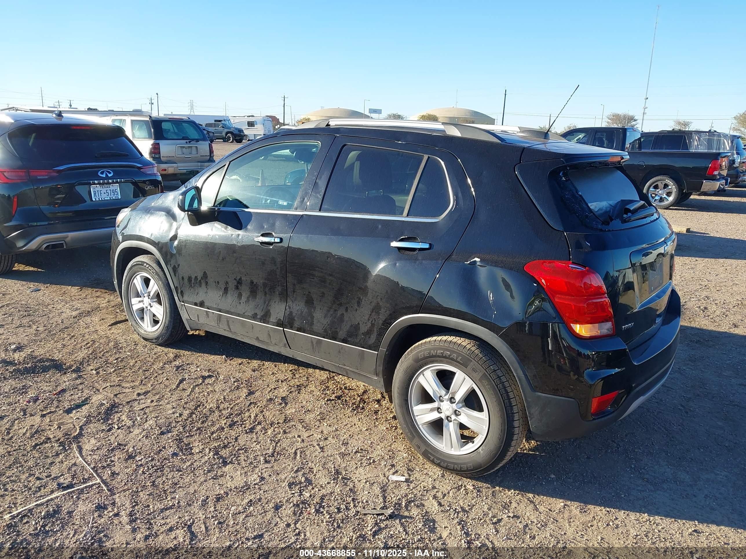 CHEVROLET TRAX image 3