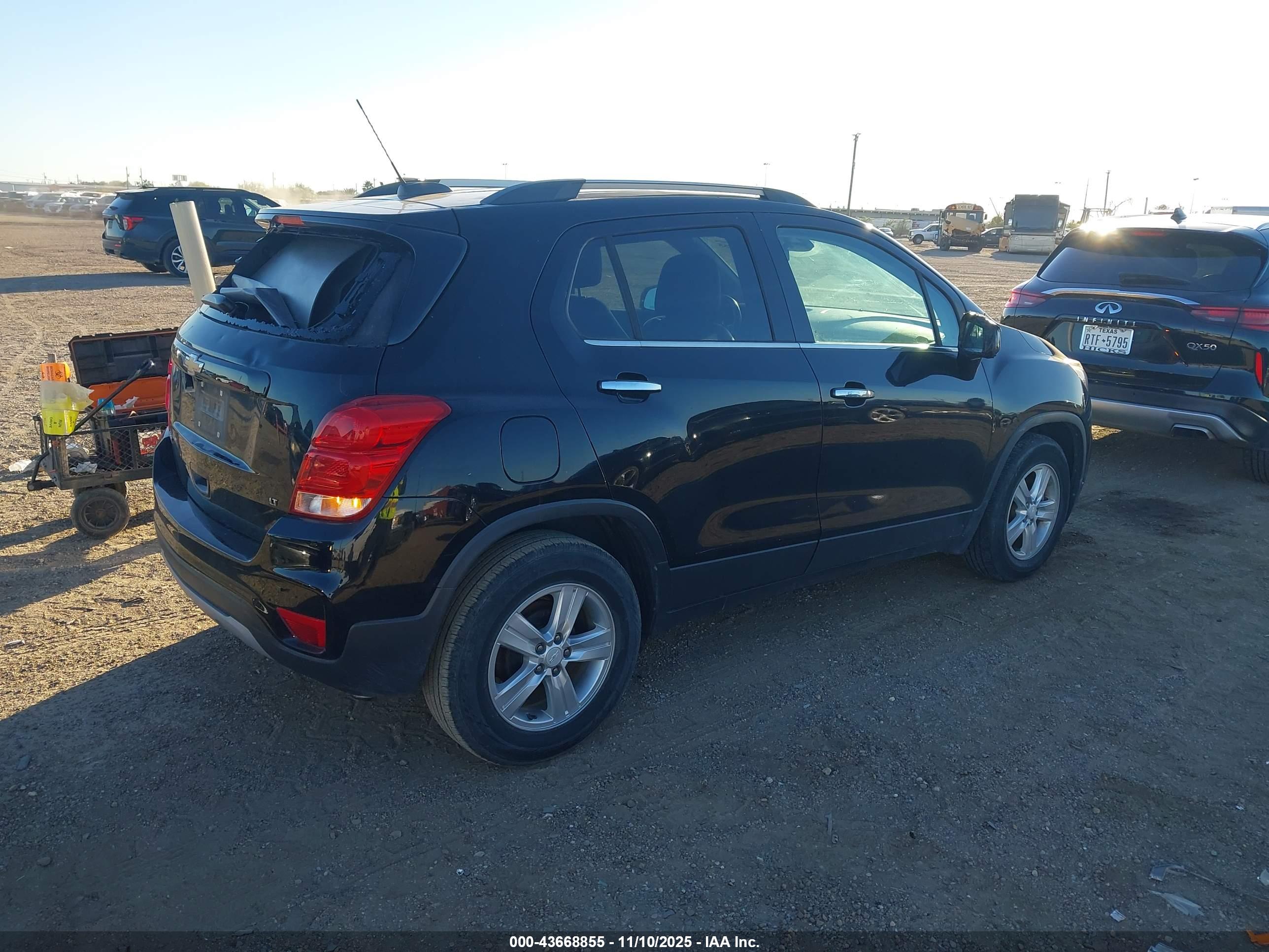 CHEVROLET TRAX image 4