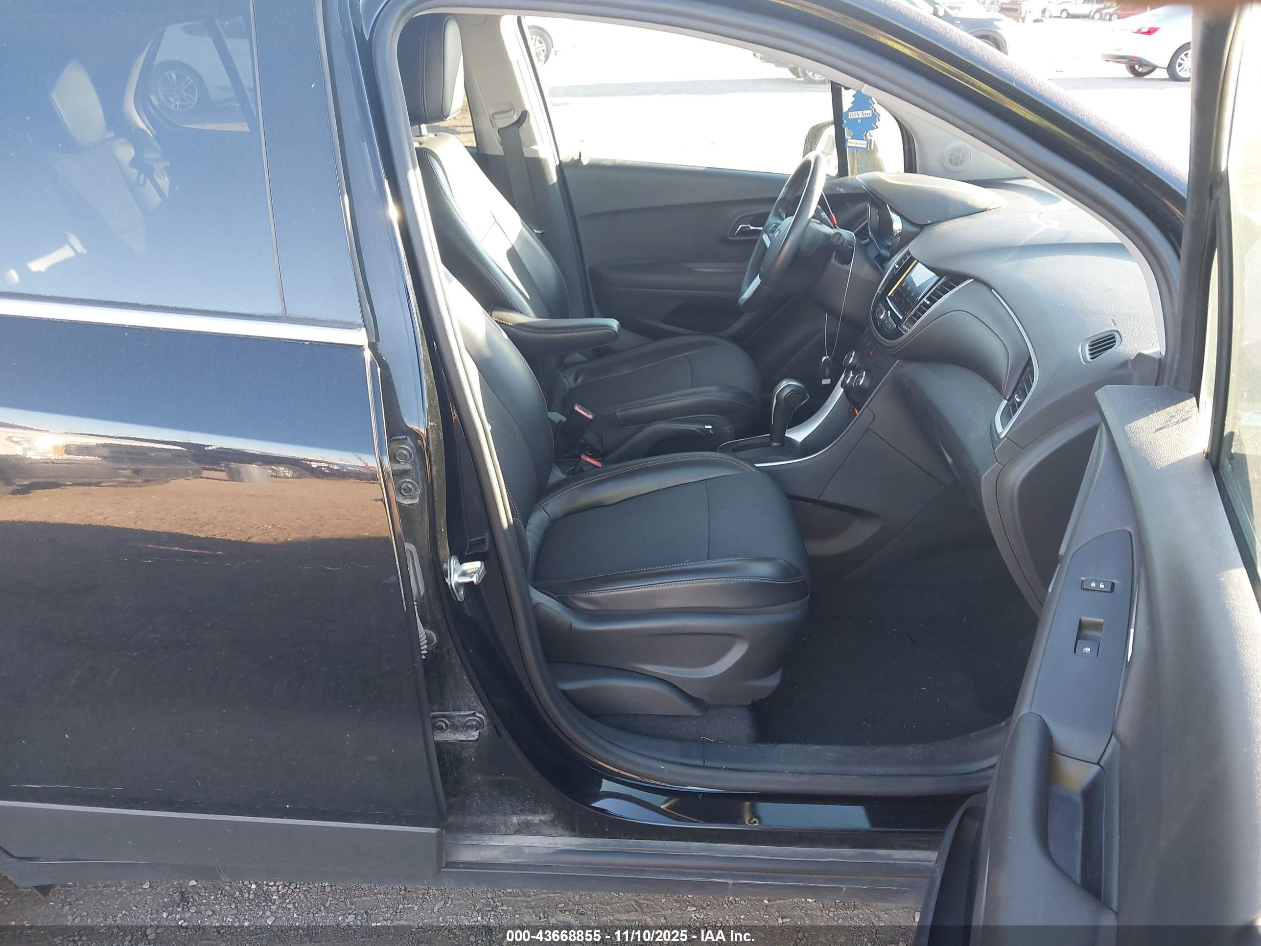 CHEVROLET TRAX image 5