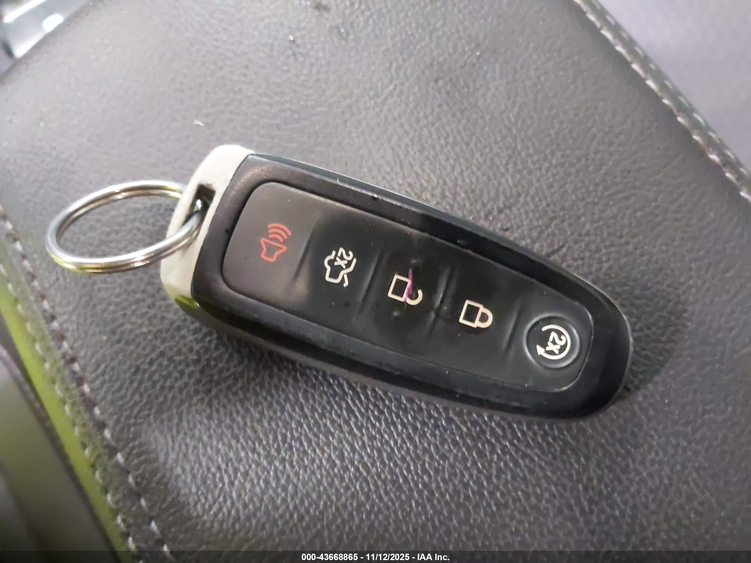 FORD ESCAPE image 11