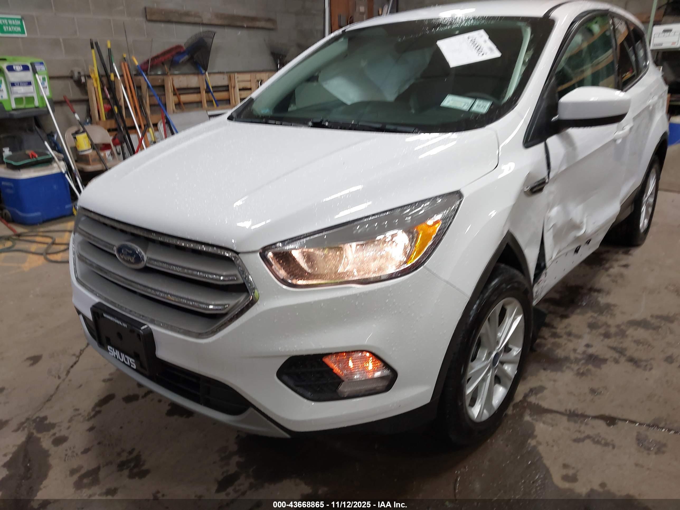 FORD ESCAPE image 6