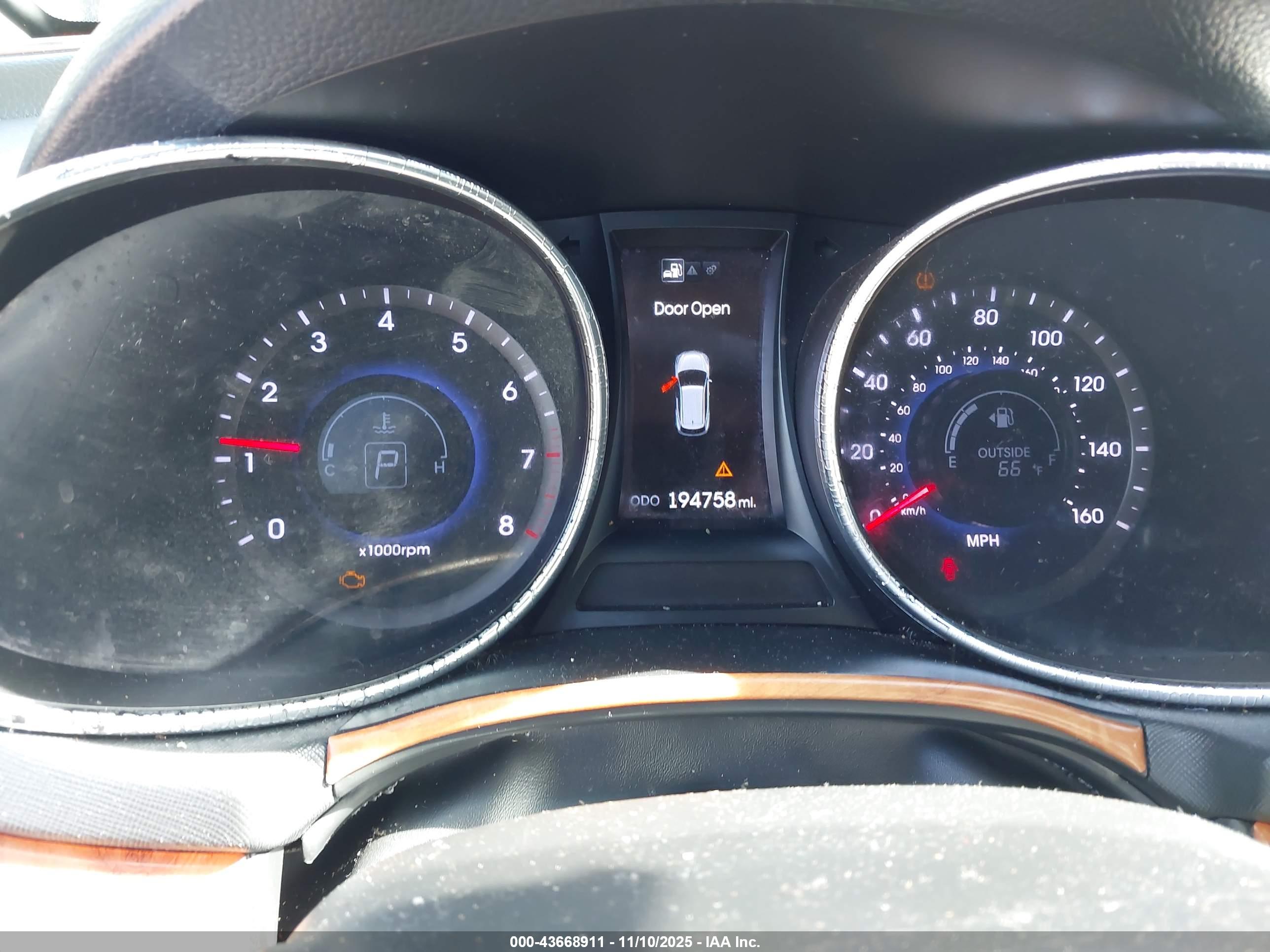 HYUNDAI SANTA image 7