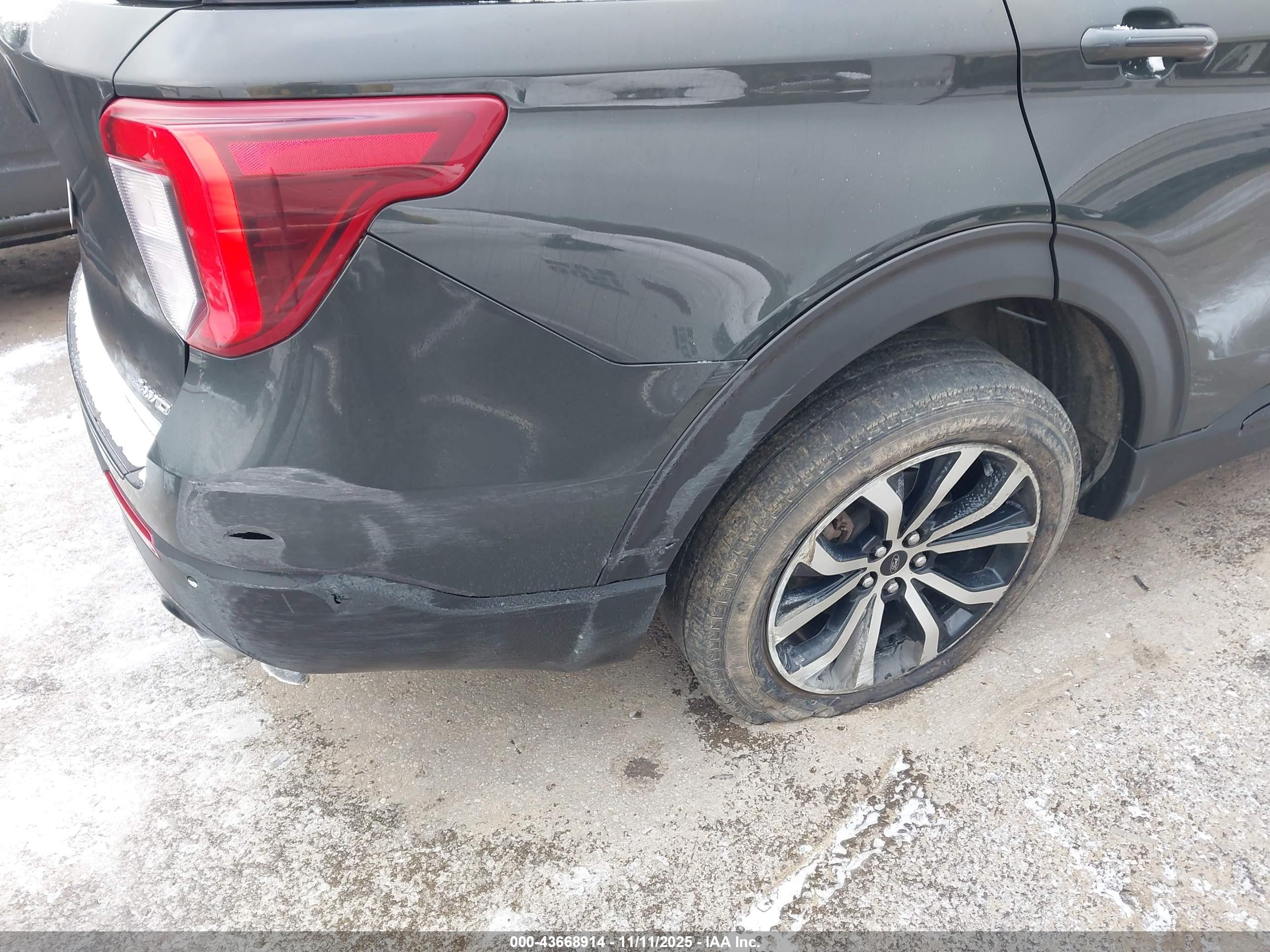 FORD EXPLORER image 6