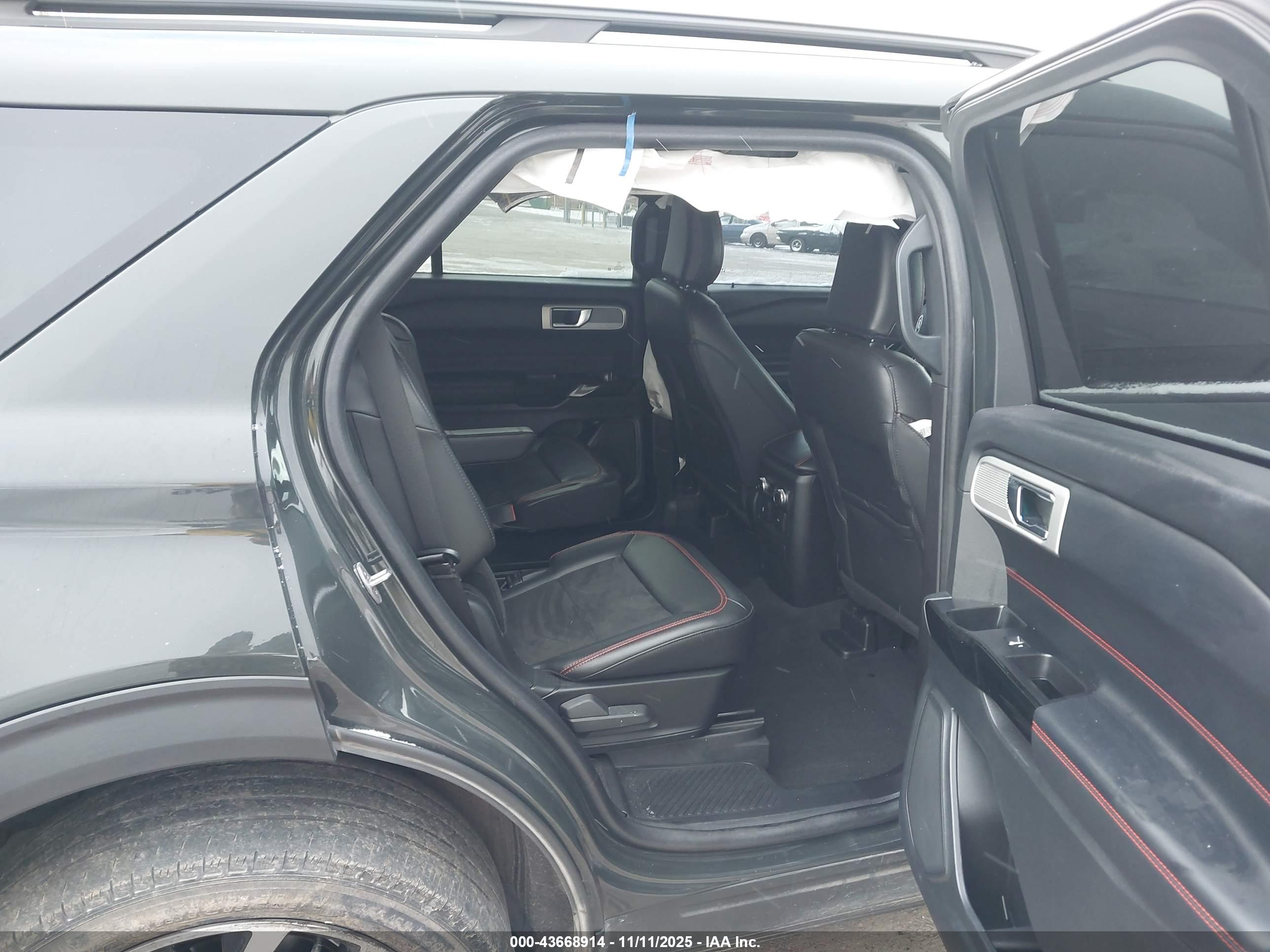 FORD EXPLORER image 8