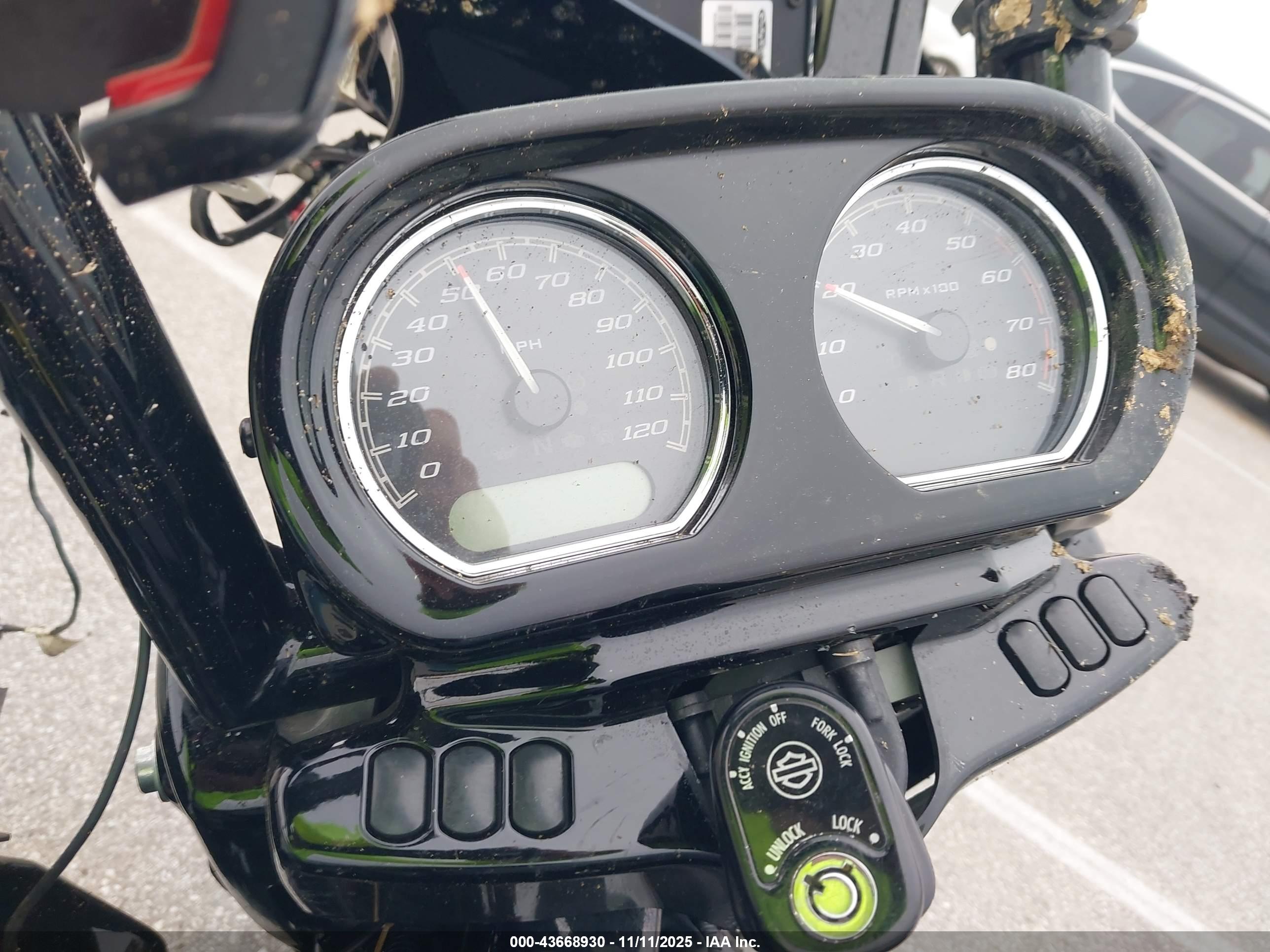 HARLEY-DAVIDSON FLTRXS image 7
