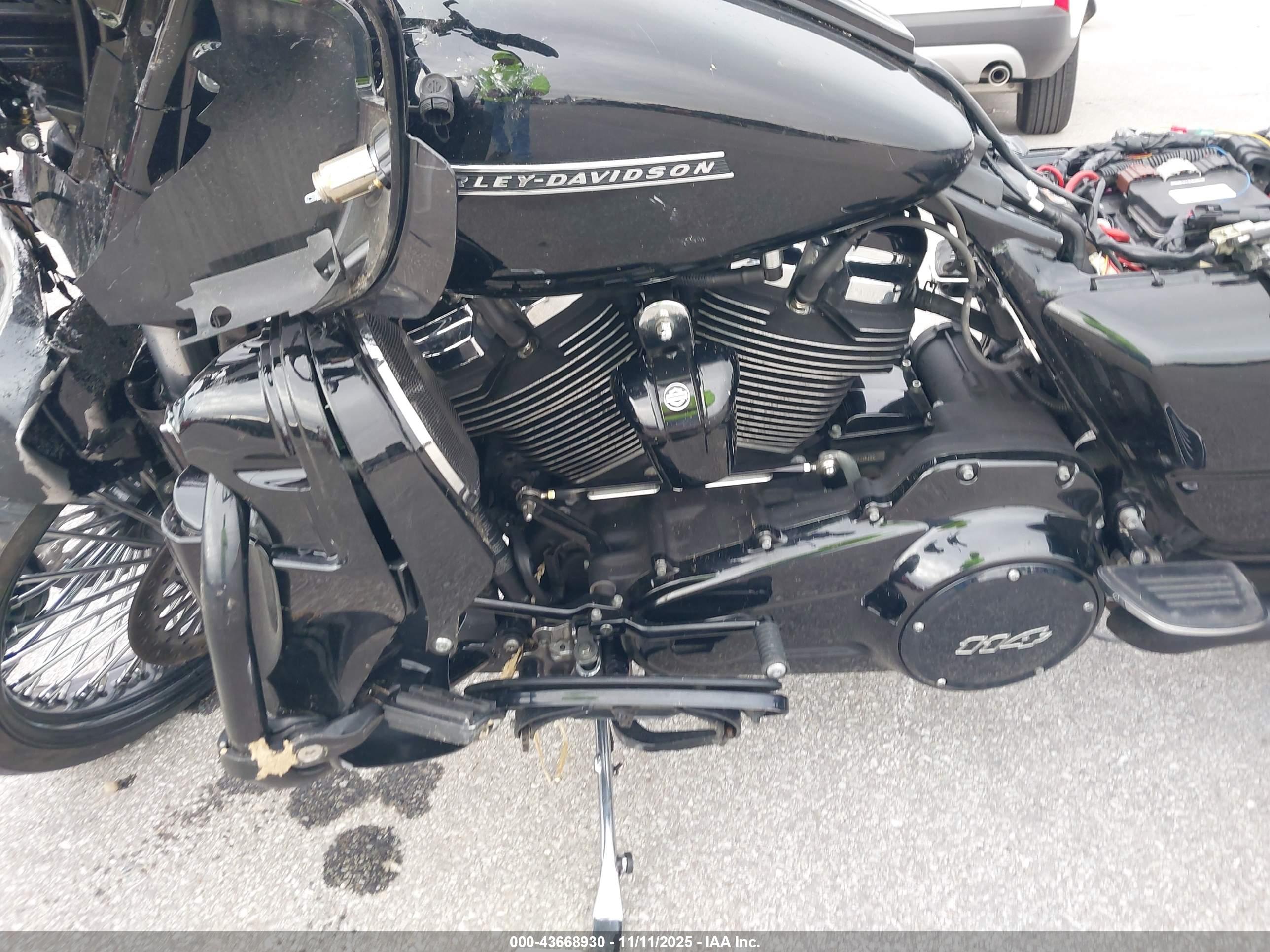 HARLEY-DAVIDSON FLTRXS image 9