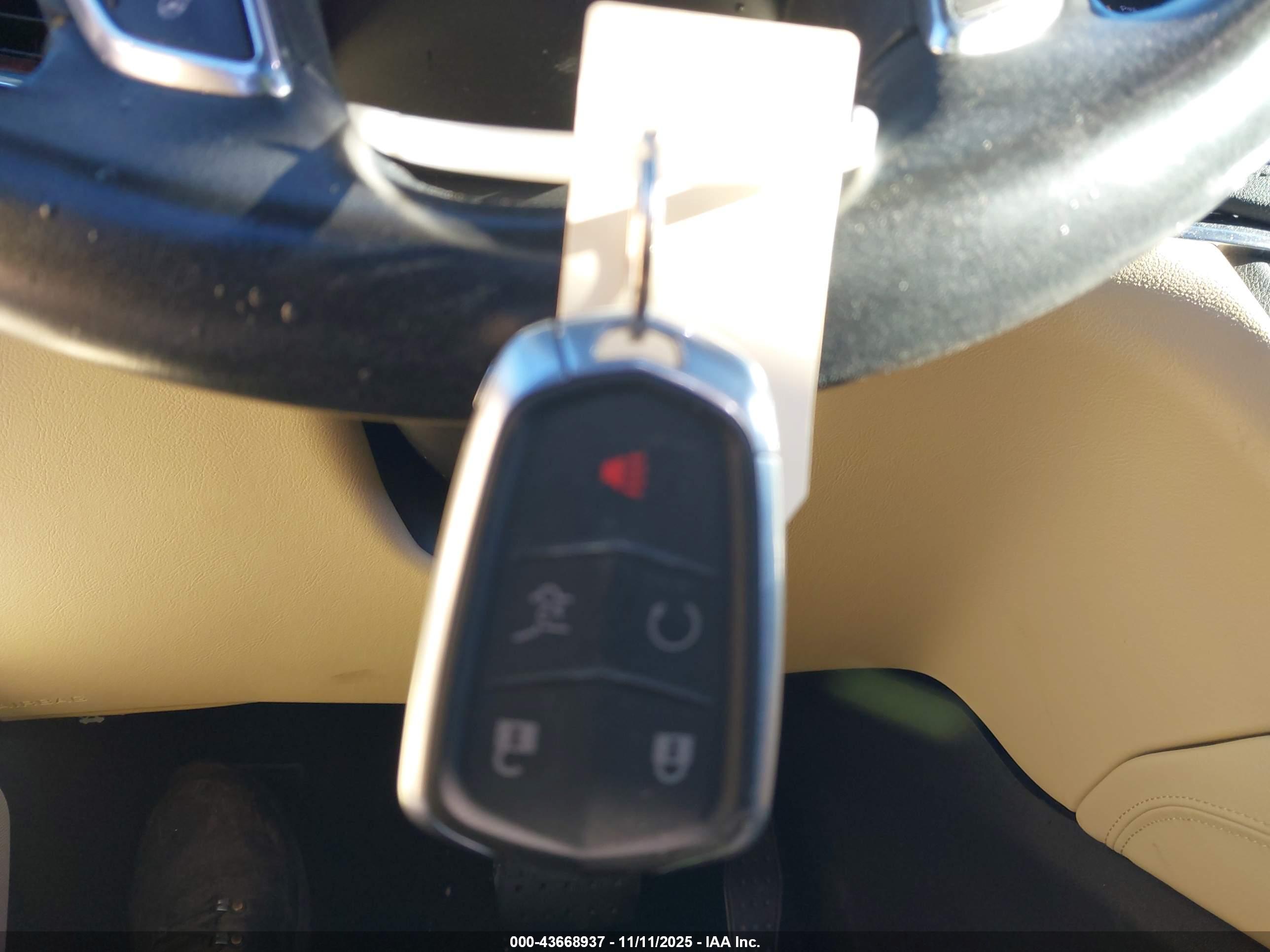 CADILLAC XT5 image 11