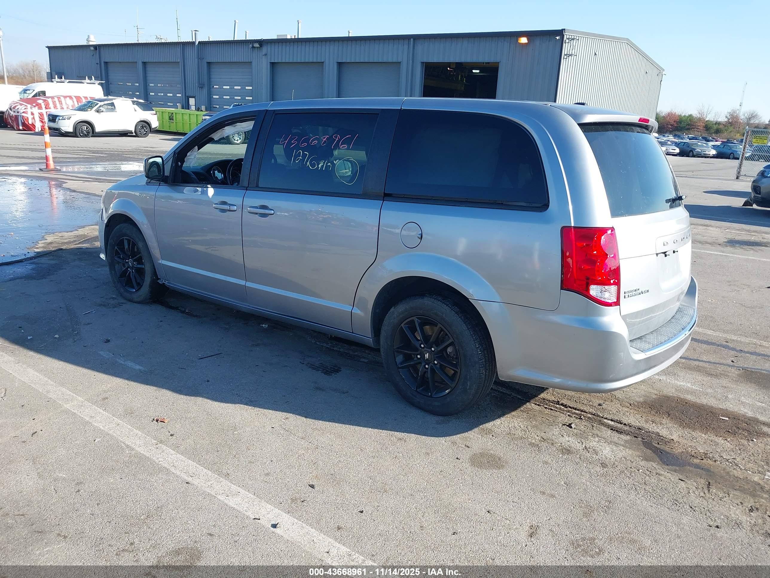 DODGE GRAND image 3