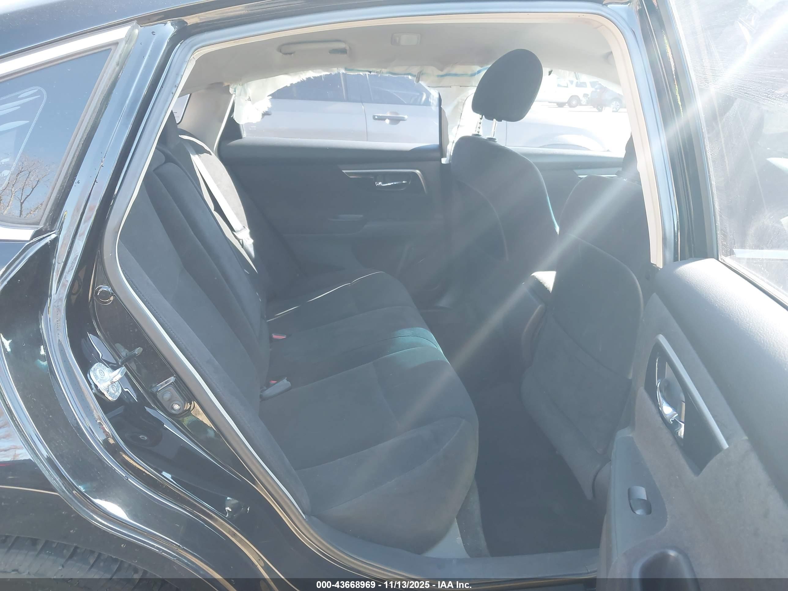 NISSAN ALTIMA image 8
