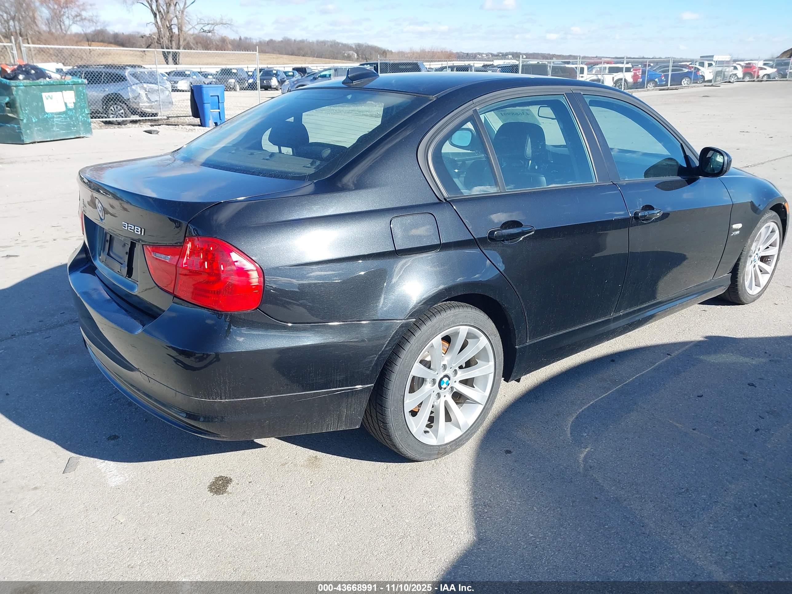 BMW 328I image 4