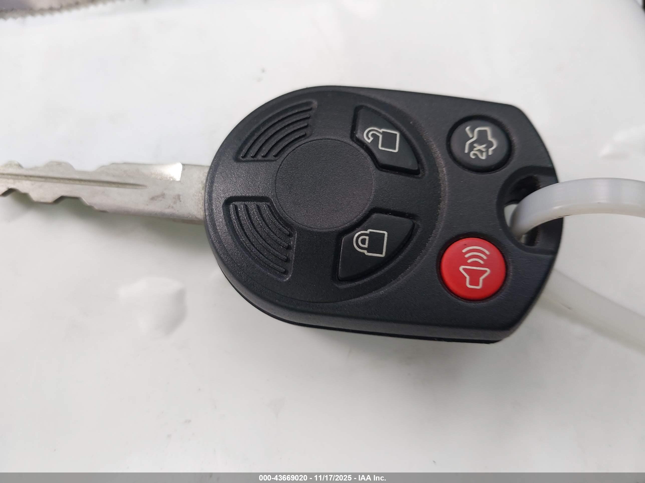 FORD ESCAPE image 11