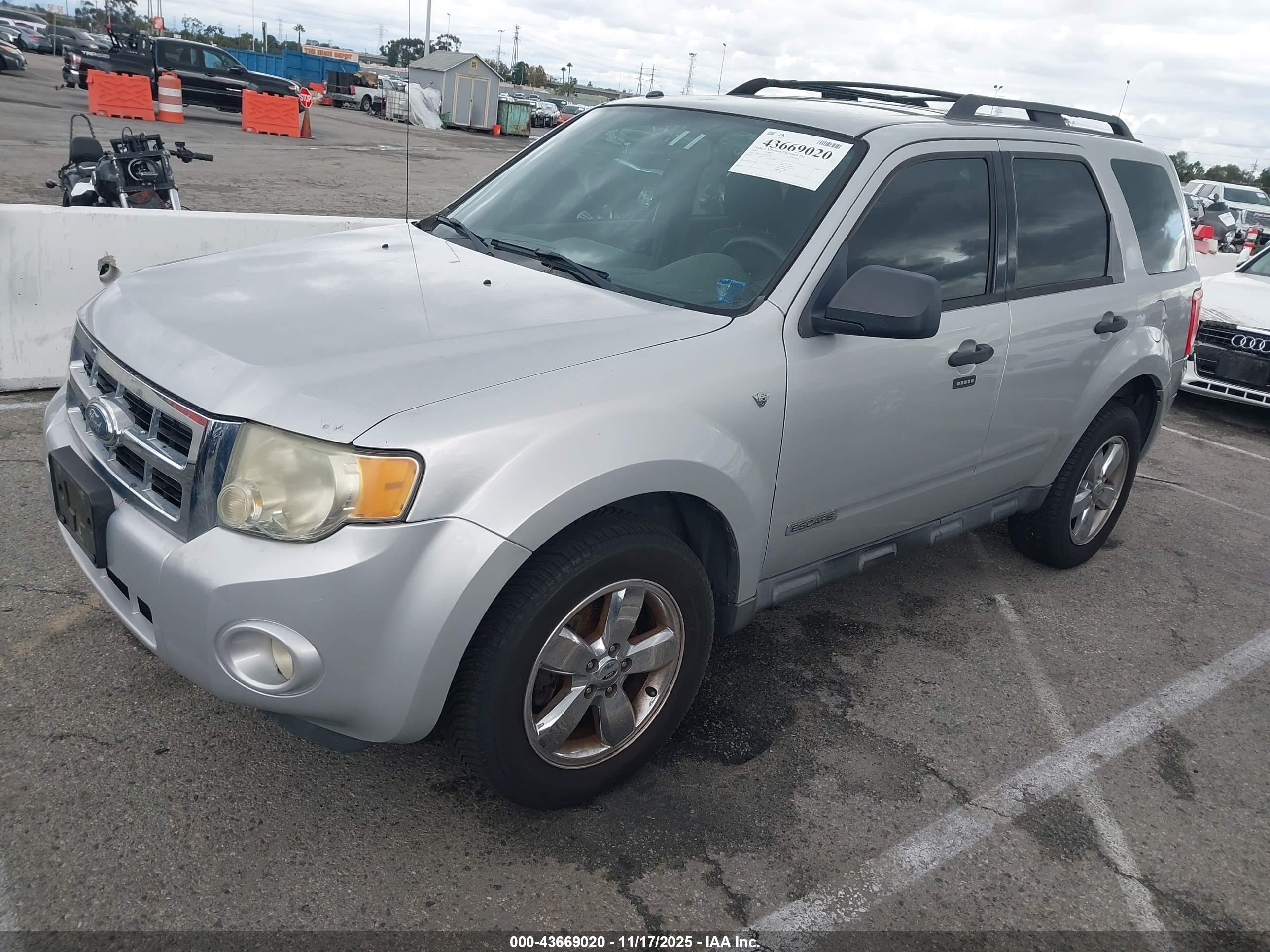 FORD ESCAPE image 2