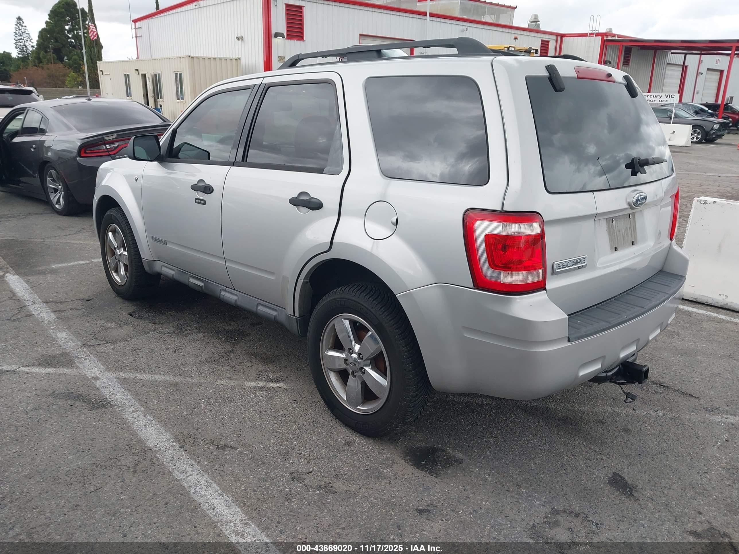 FORD ESCAPE image 3