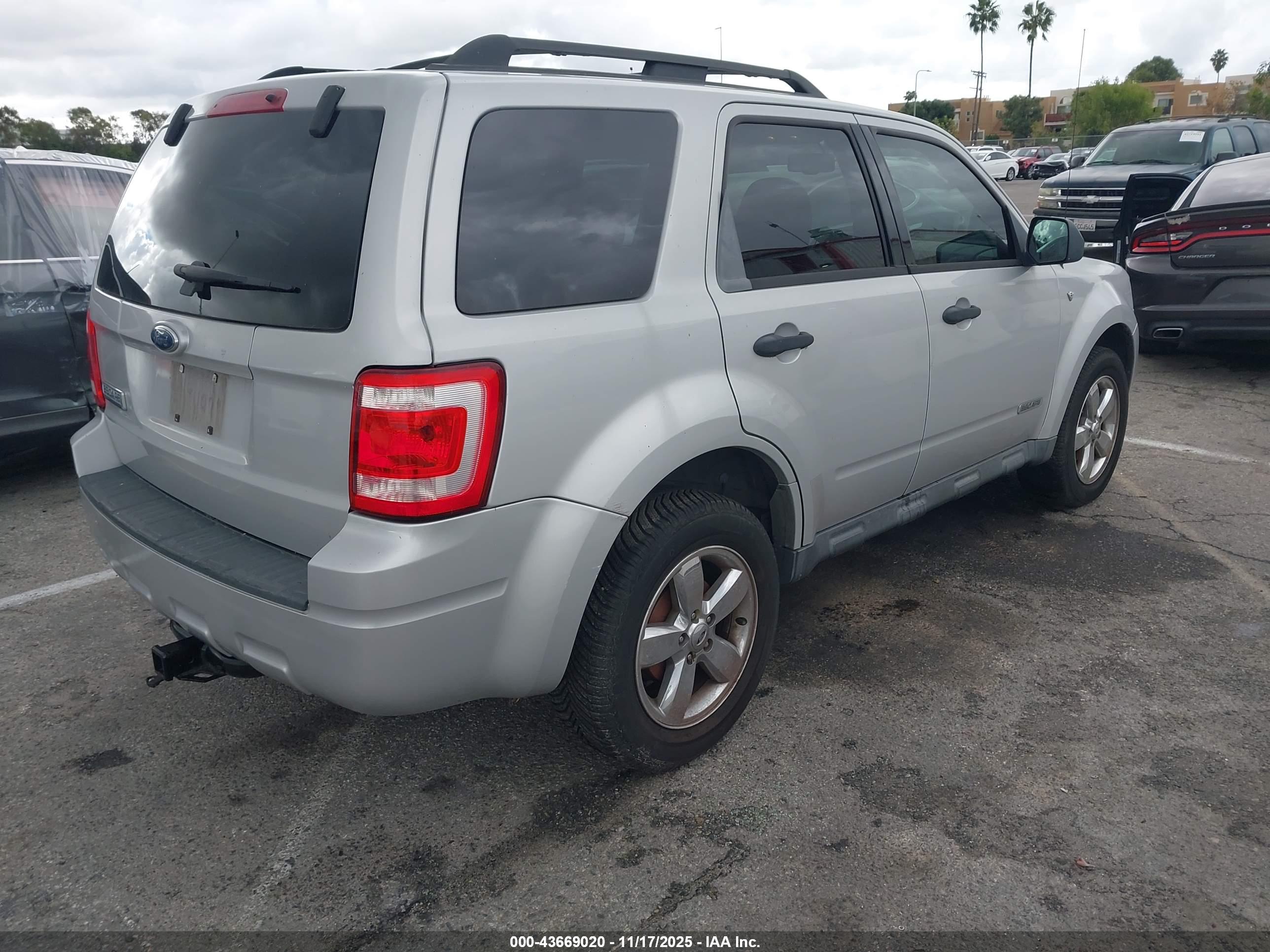 FORD ESCAPE image 4