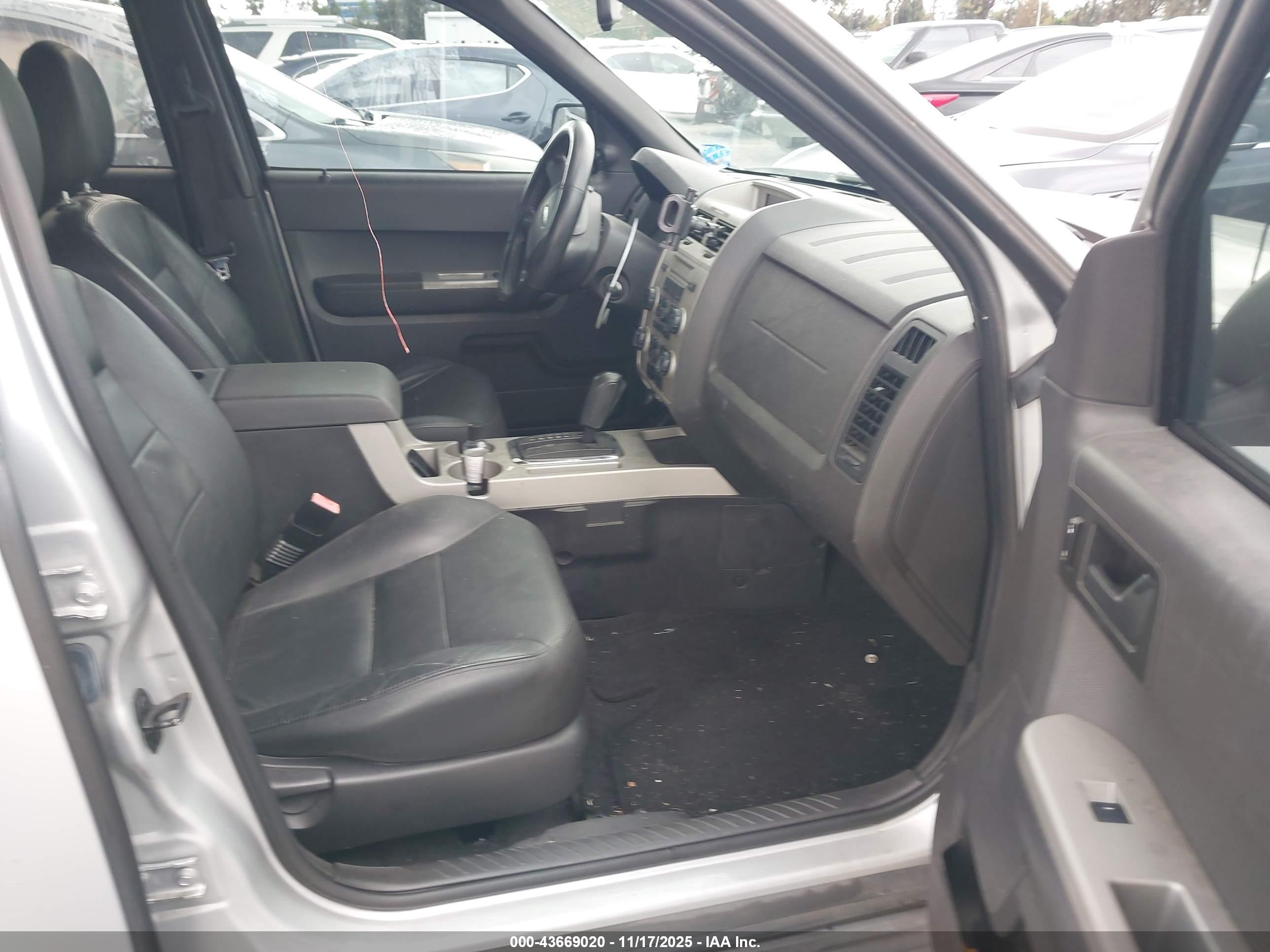 FORD ESCAPE image 5