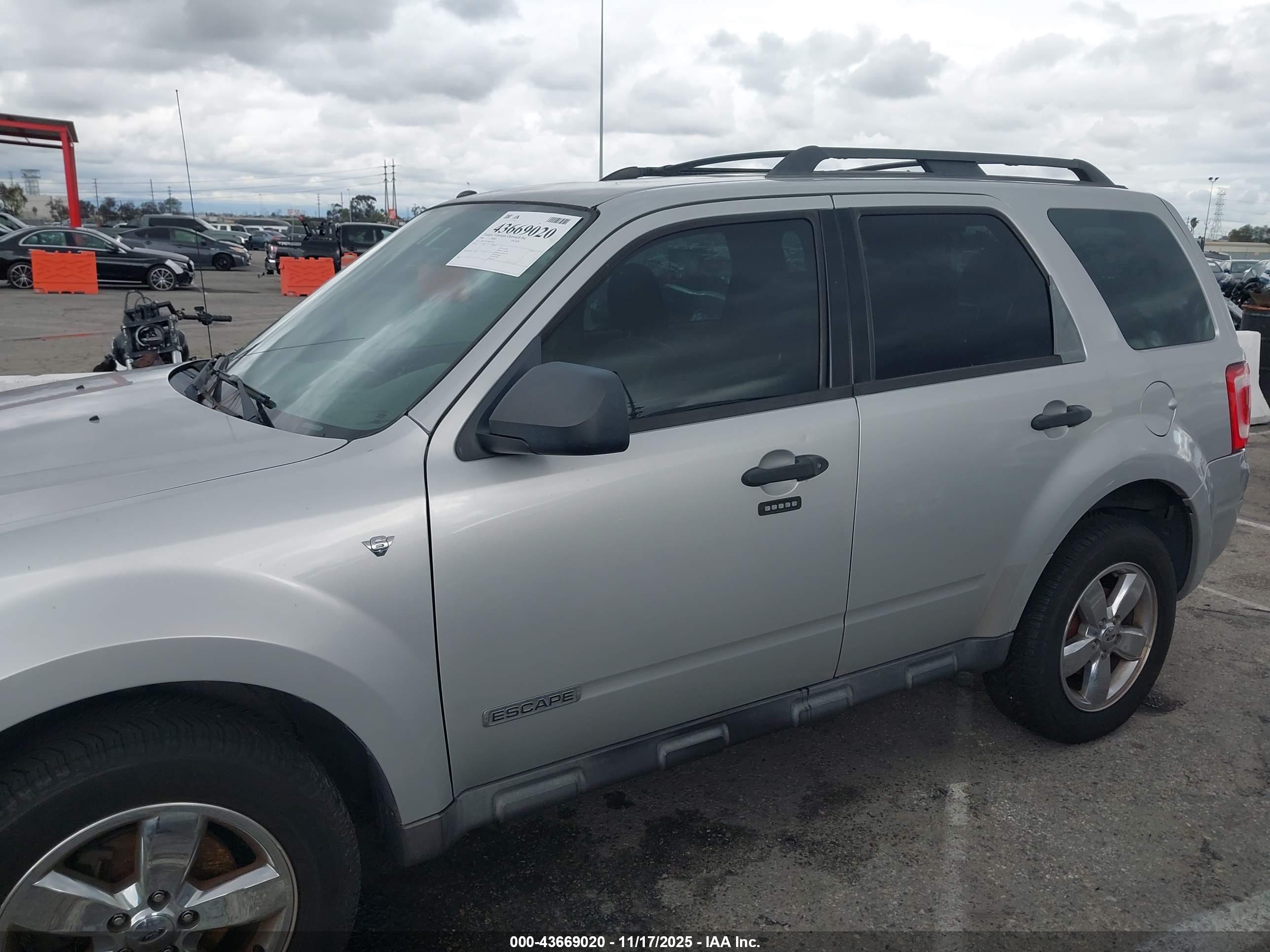 FORD ESCAPE image 6