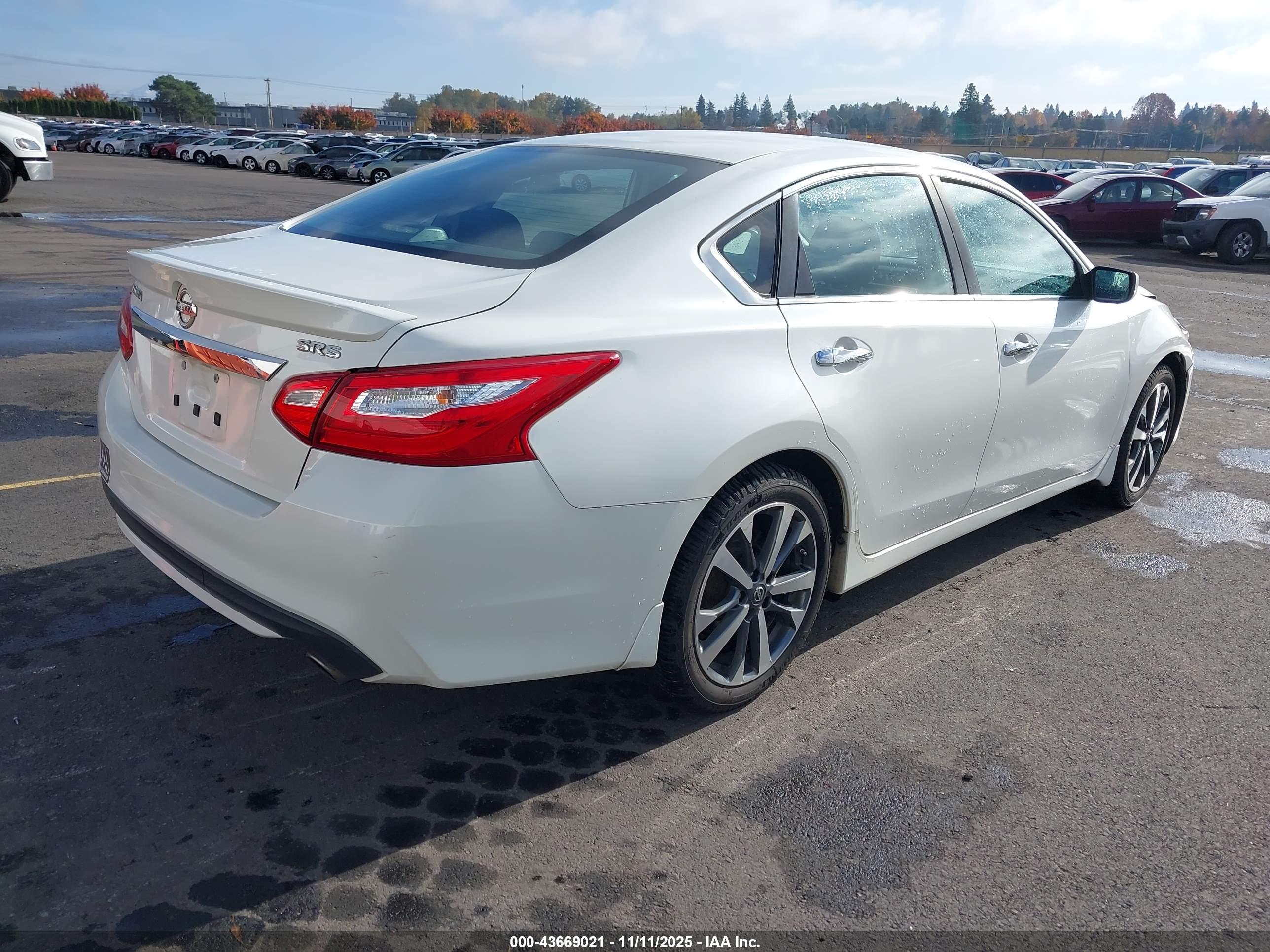NISSAN ALTIMA image 4