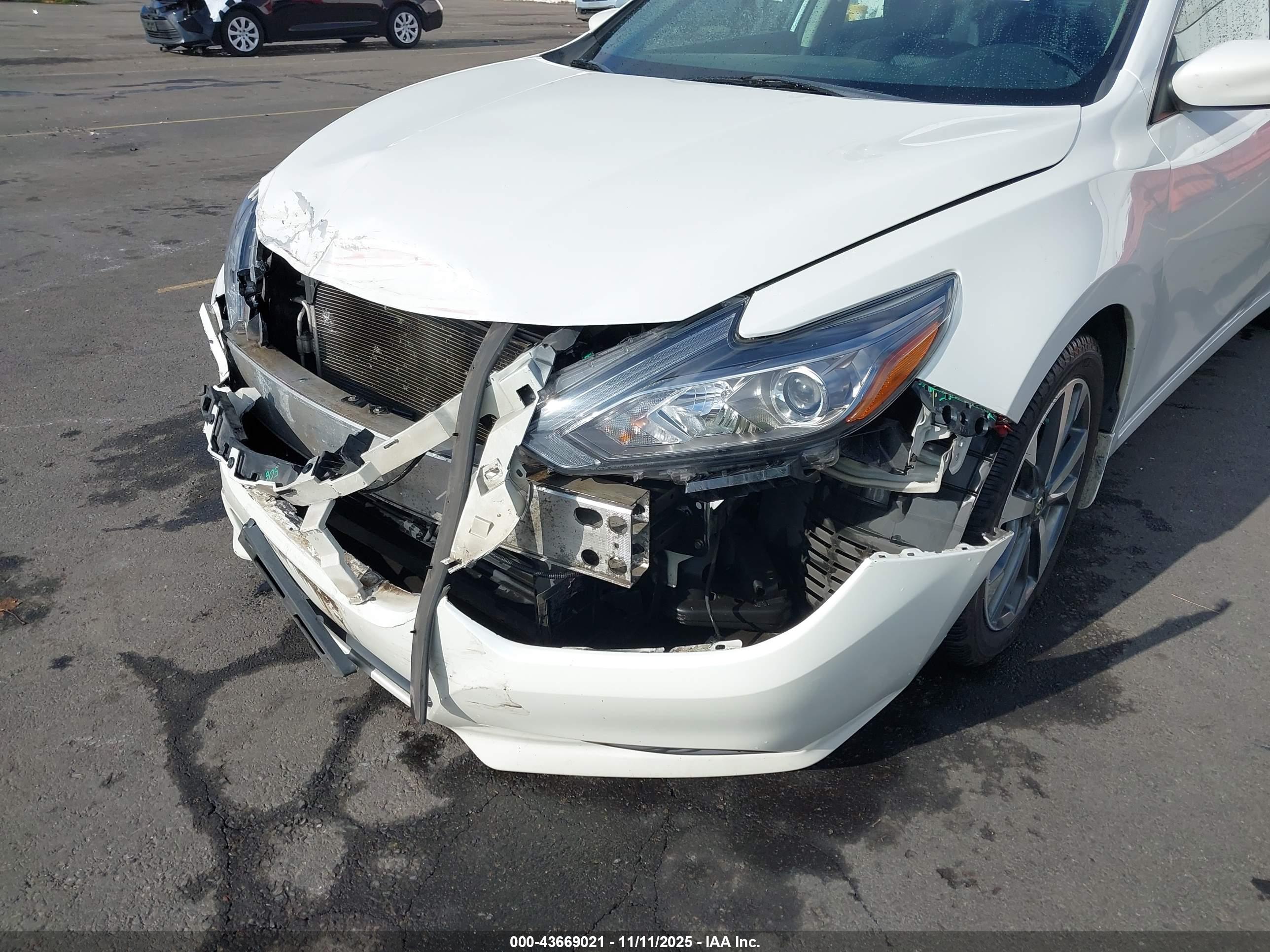 NISSAN ALTIMA image 6