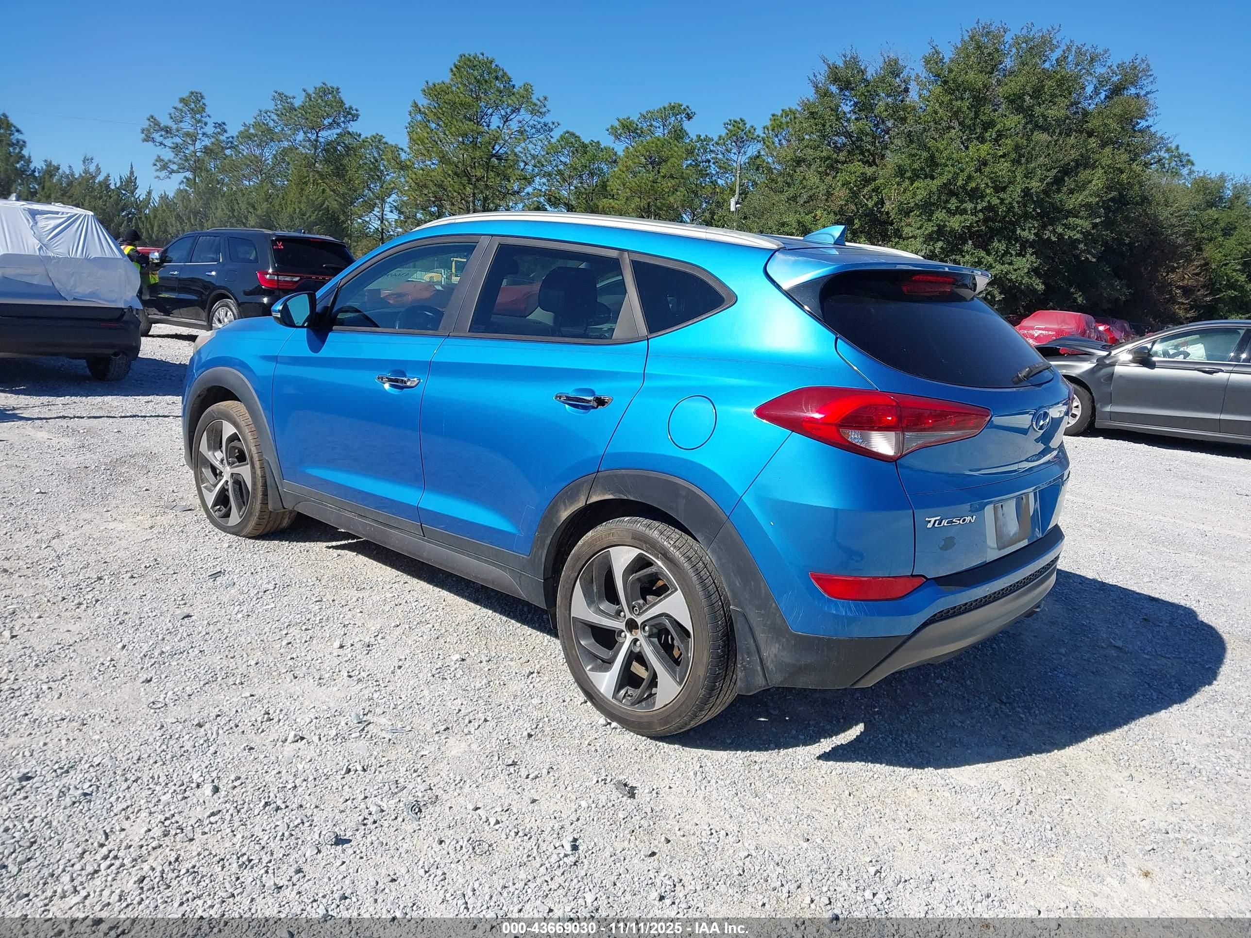 HYUNDAI TUCSON image 3