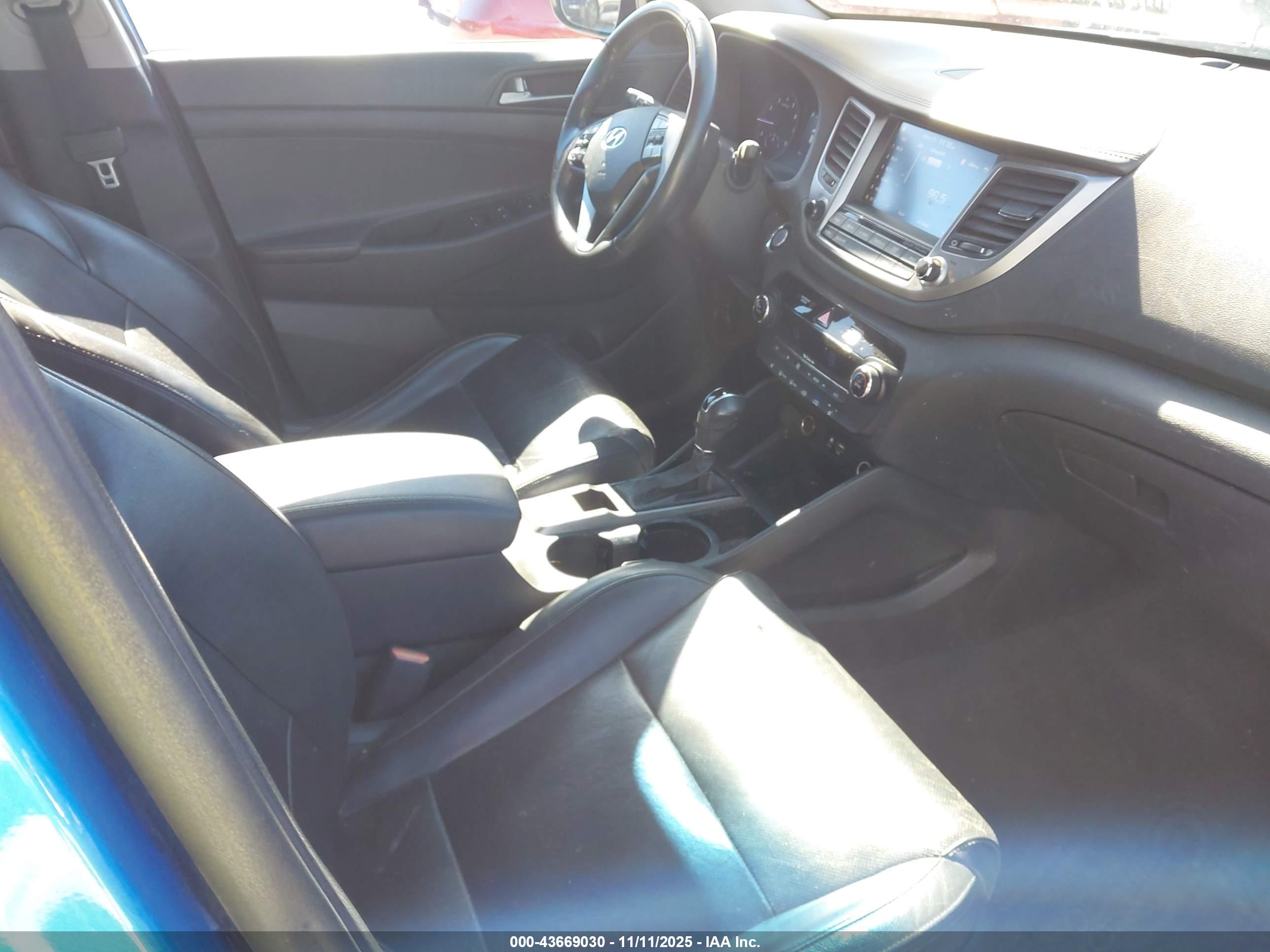 HYUNDAI TUCSON image 5