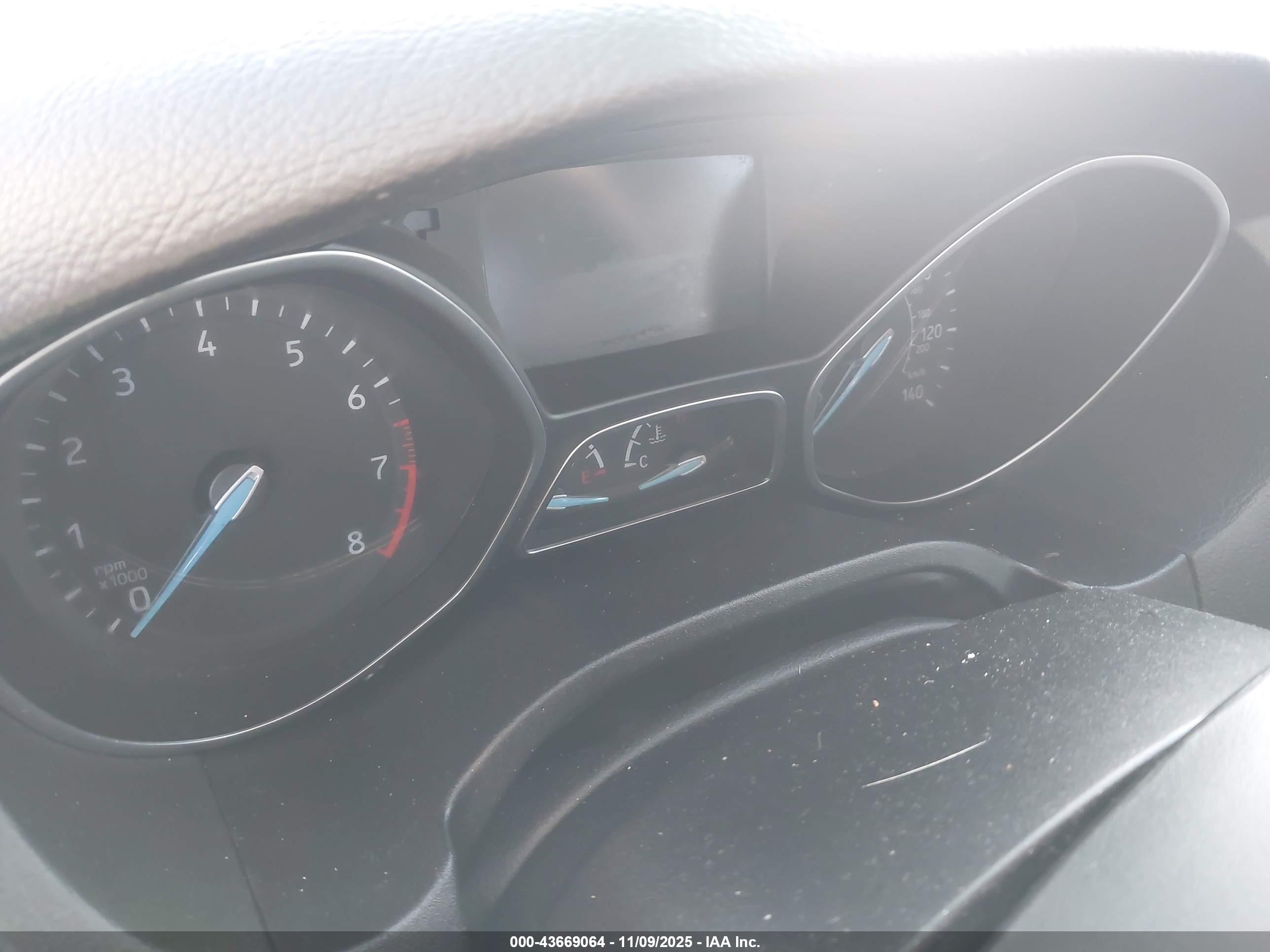 FORD FOCUS image 7