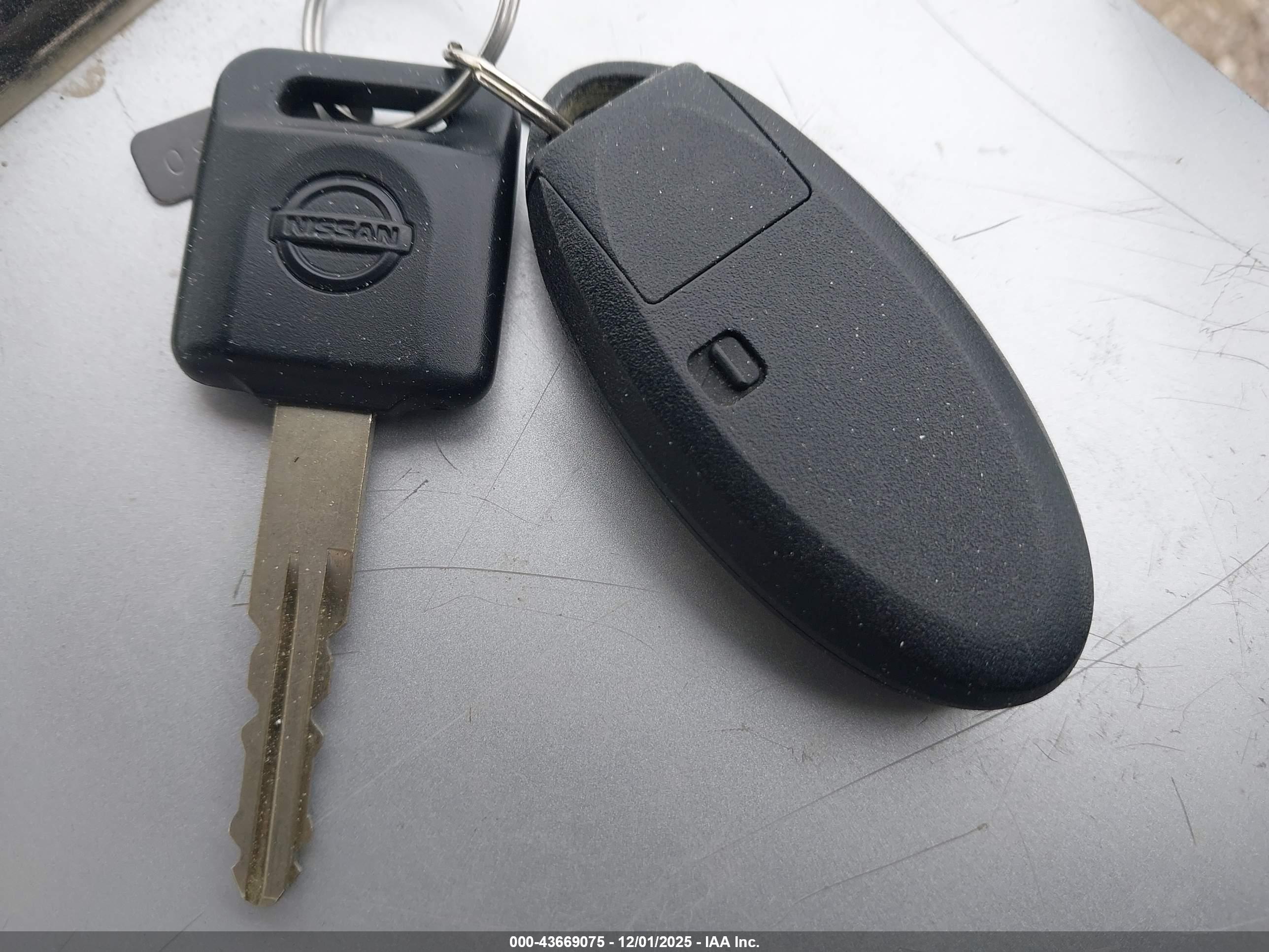 NISSAN FRONTIER image 11