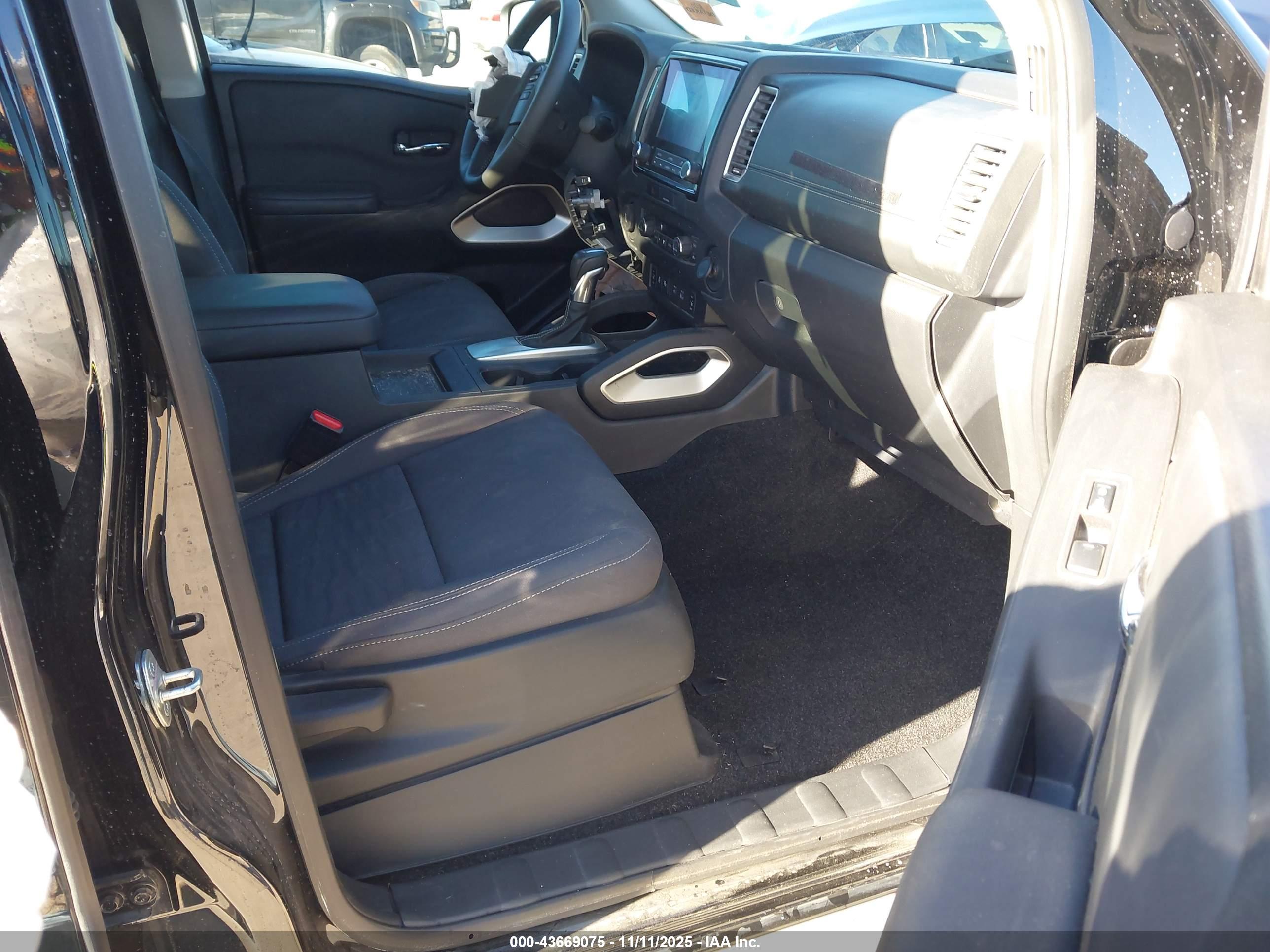 NISSAN FRONTIER image 5