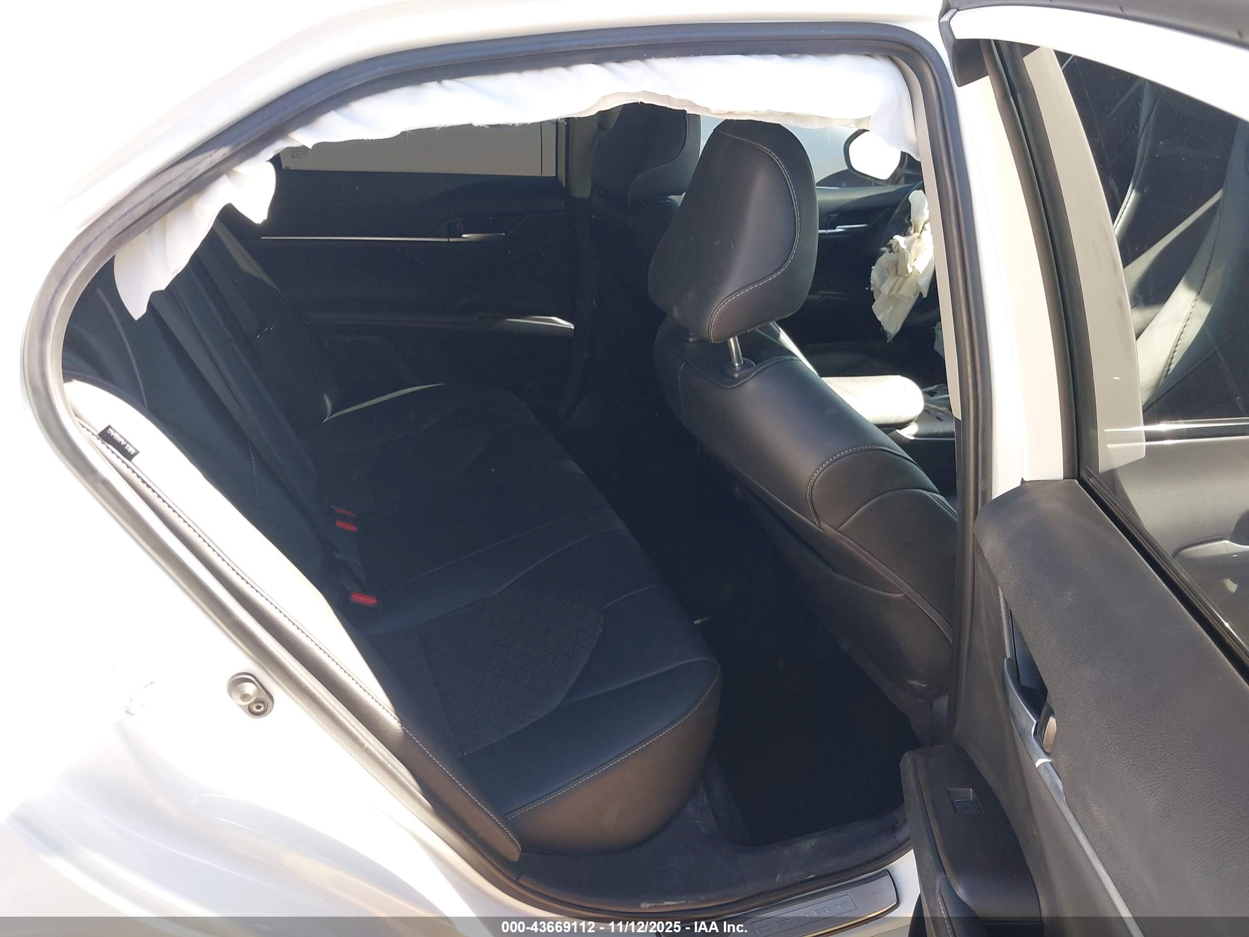 TOYOTA CAMRY image 8