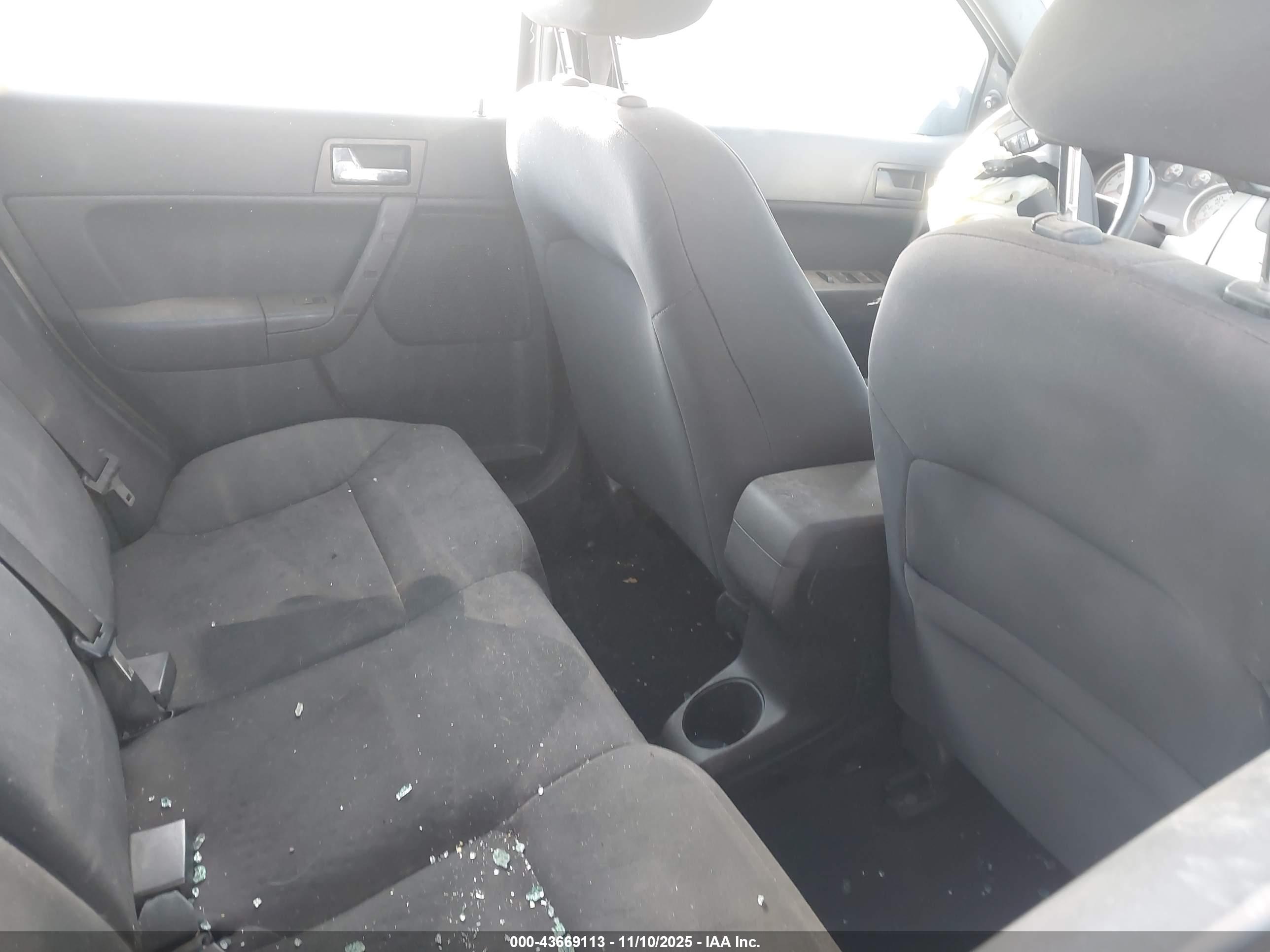 FORD FOCUS image 8