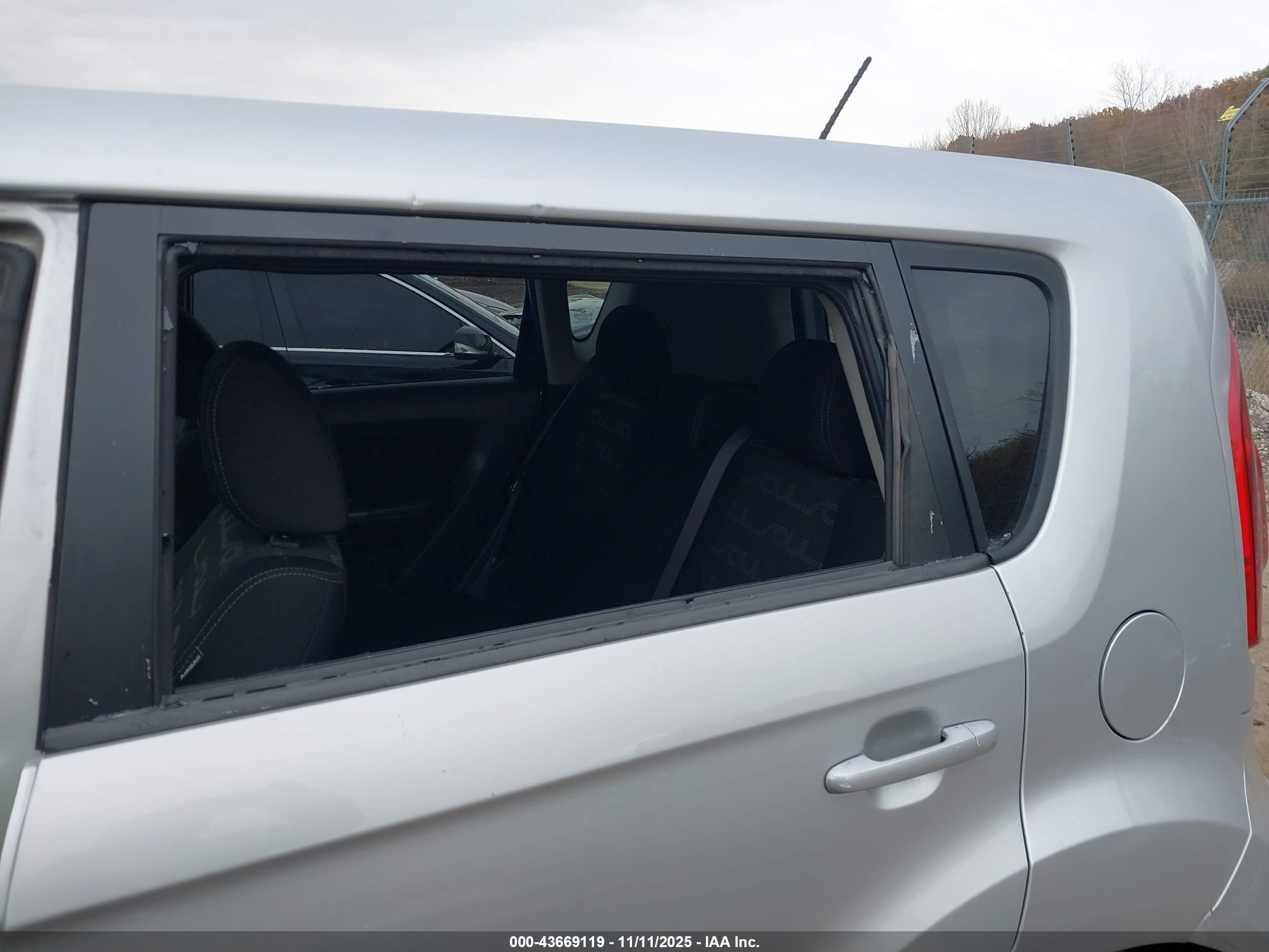 KIA SOUL image 6