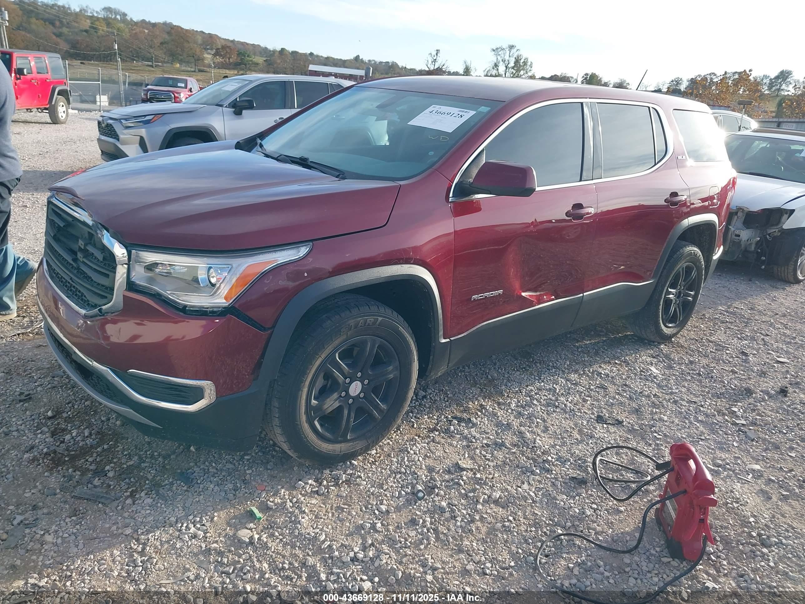 GMC ACADIA image 2