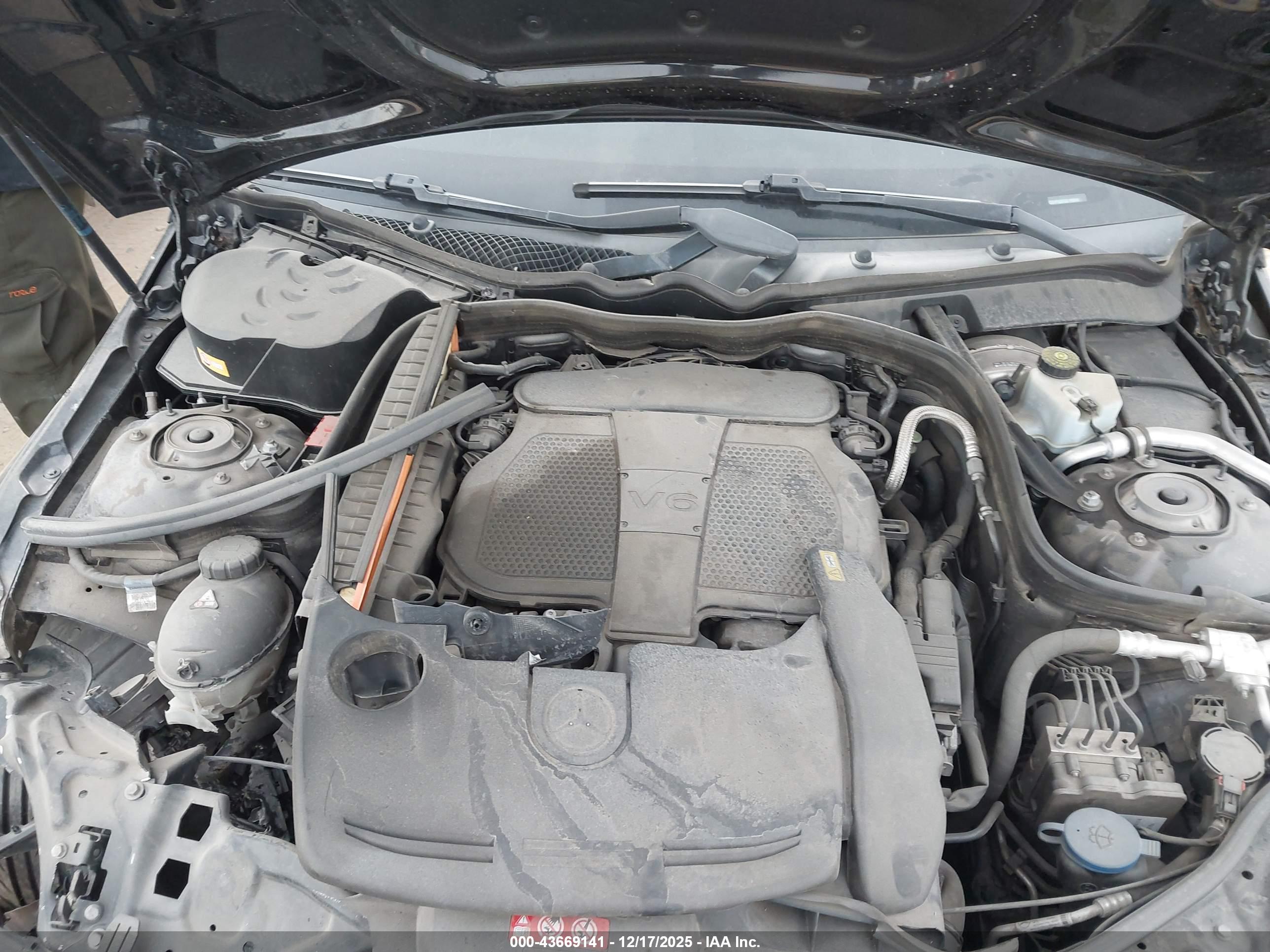 MERCEDES-BENZ E image 10