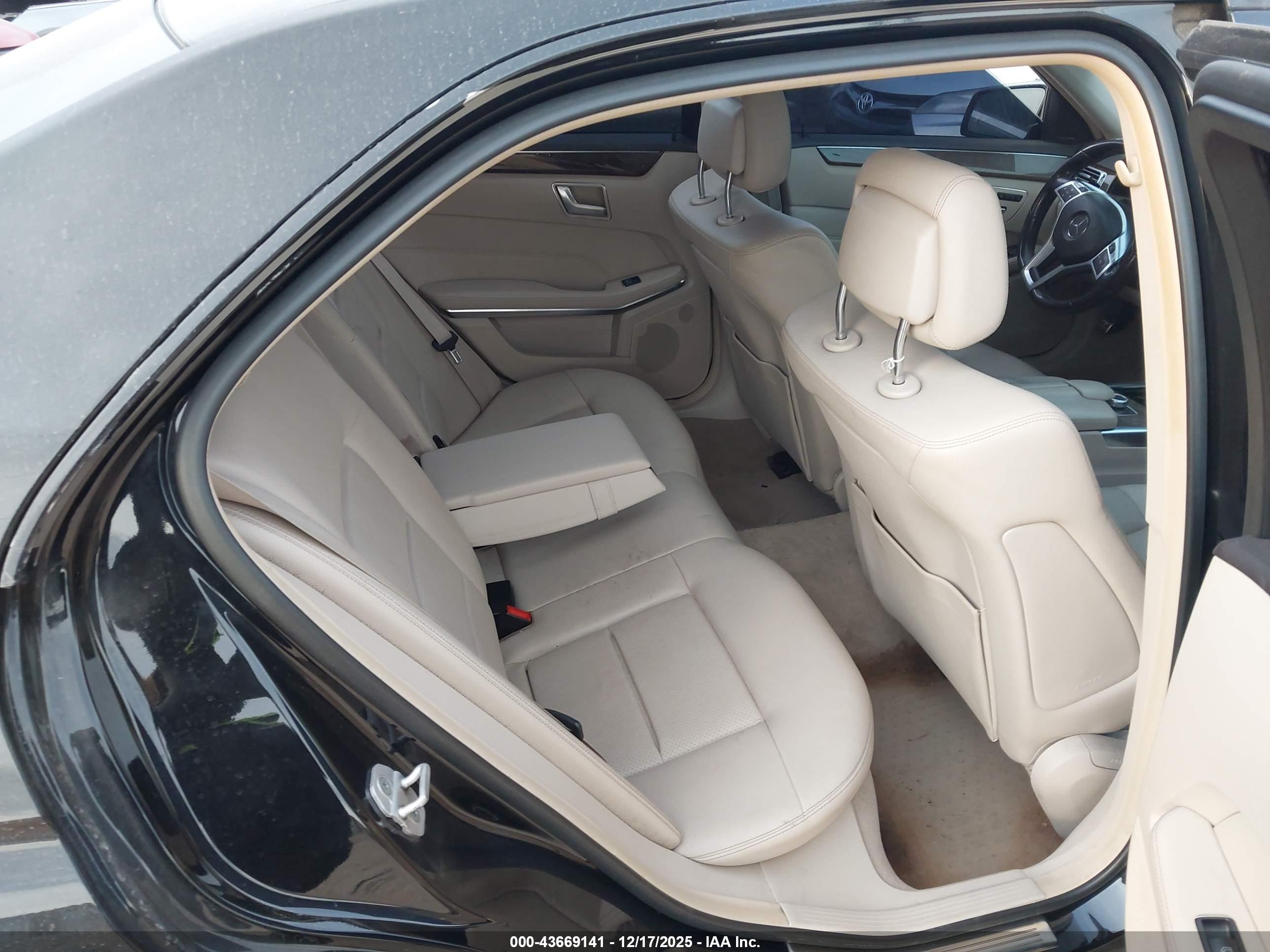 MERCEDES-BENZ E image 8