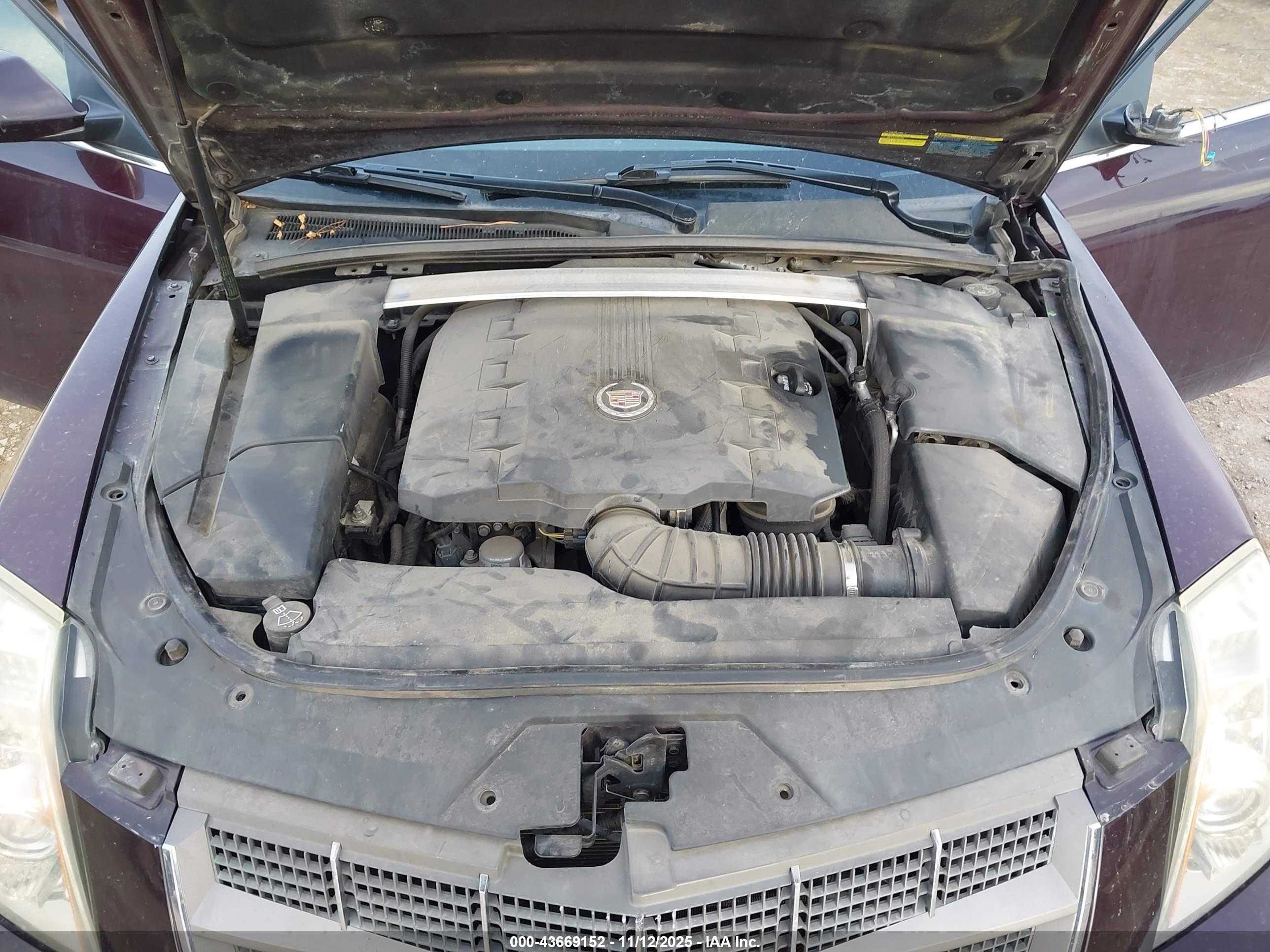 CADILLAC CTS image 10