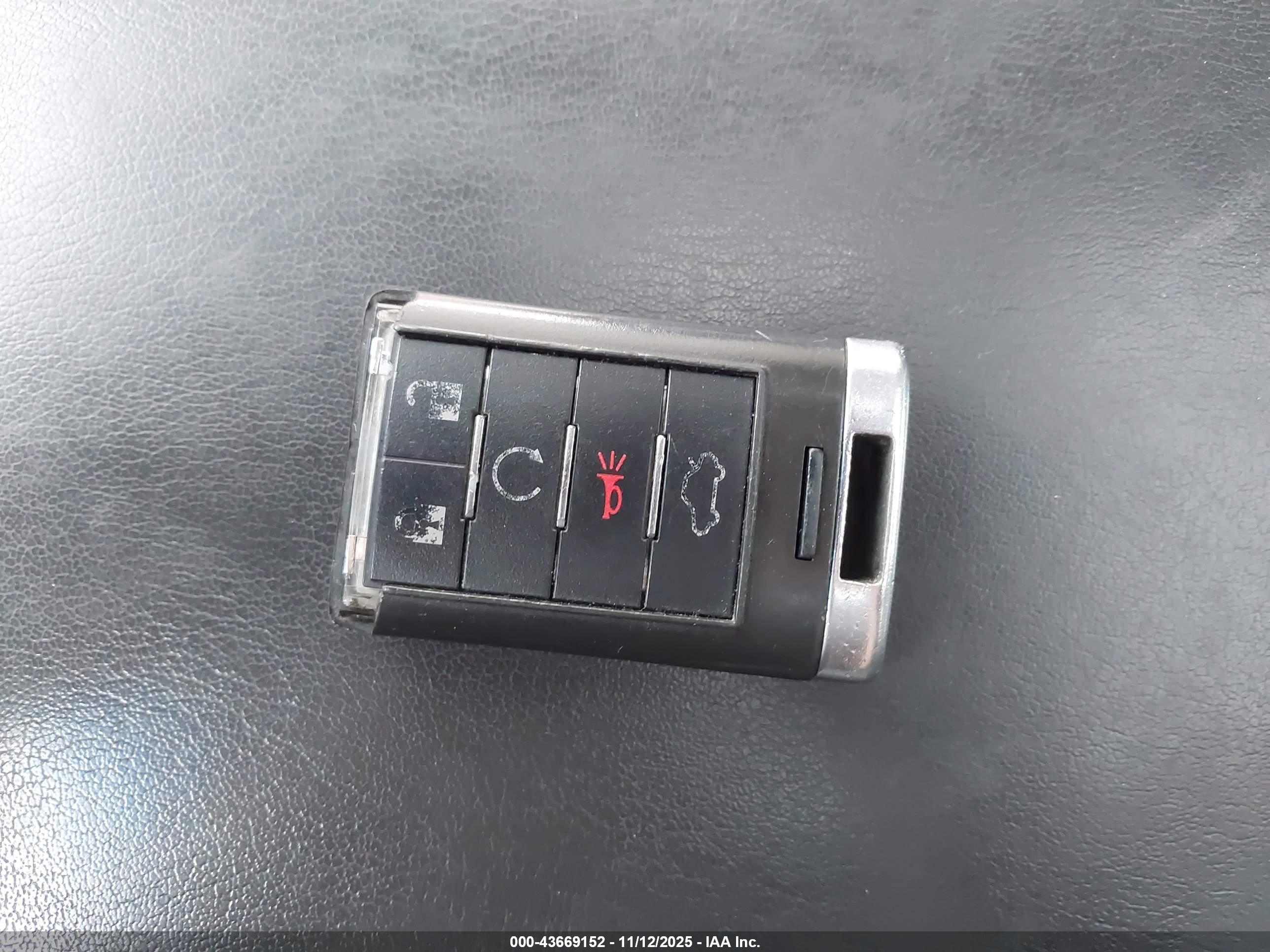 CADILLAC CTS image 11