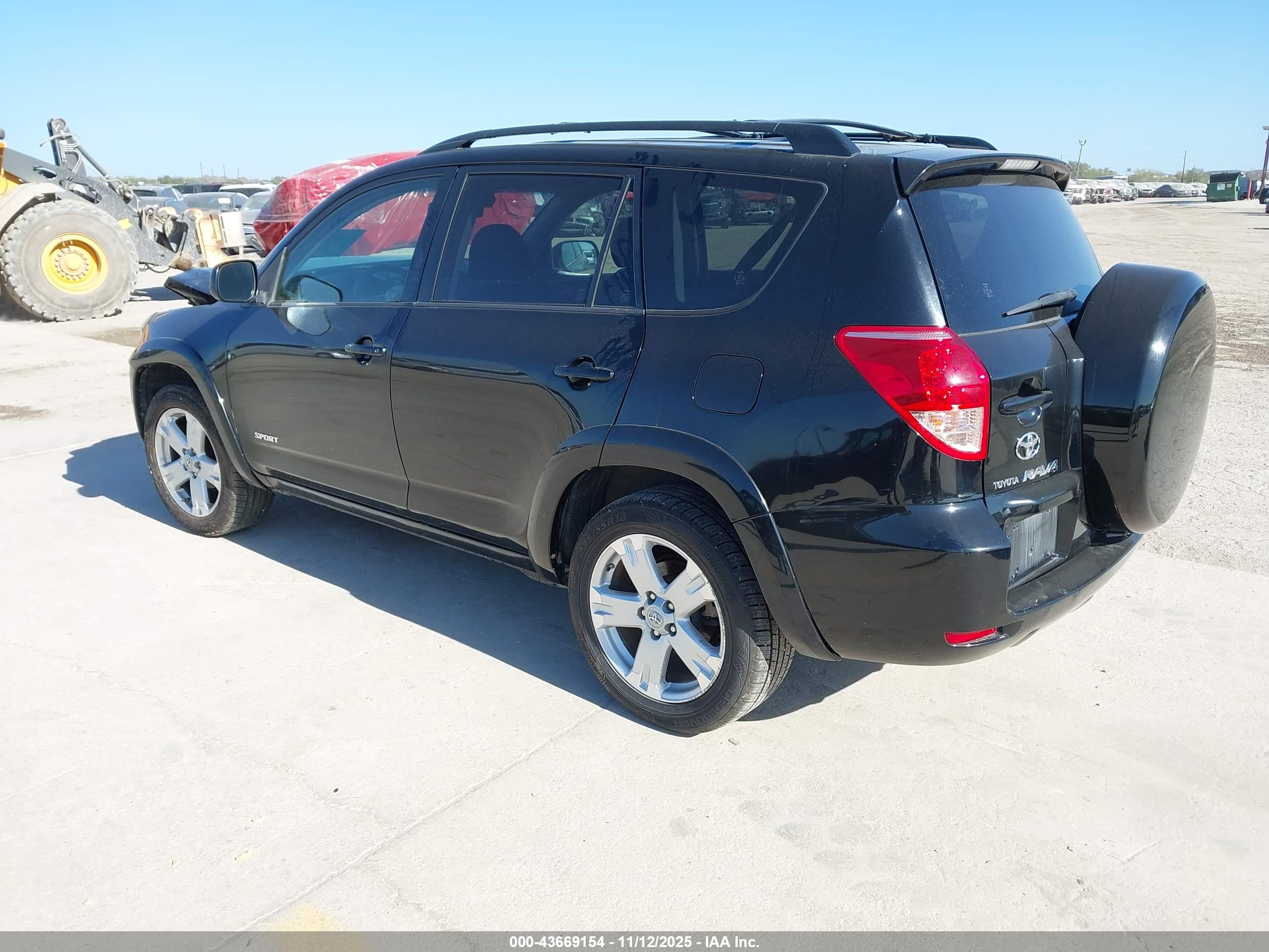 TOYOTA RAV4 image 3