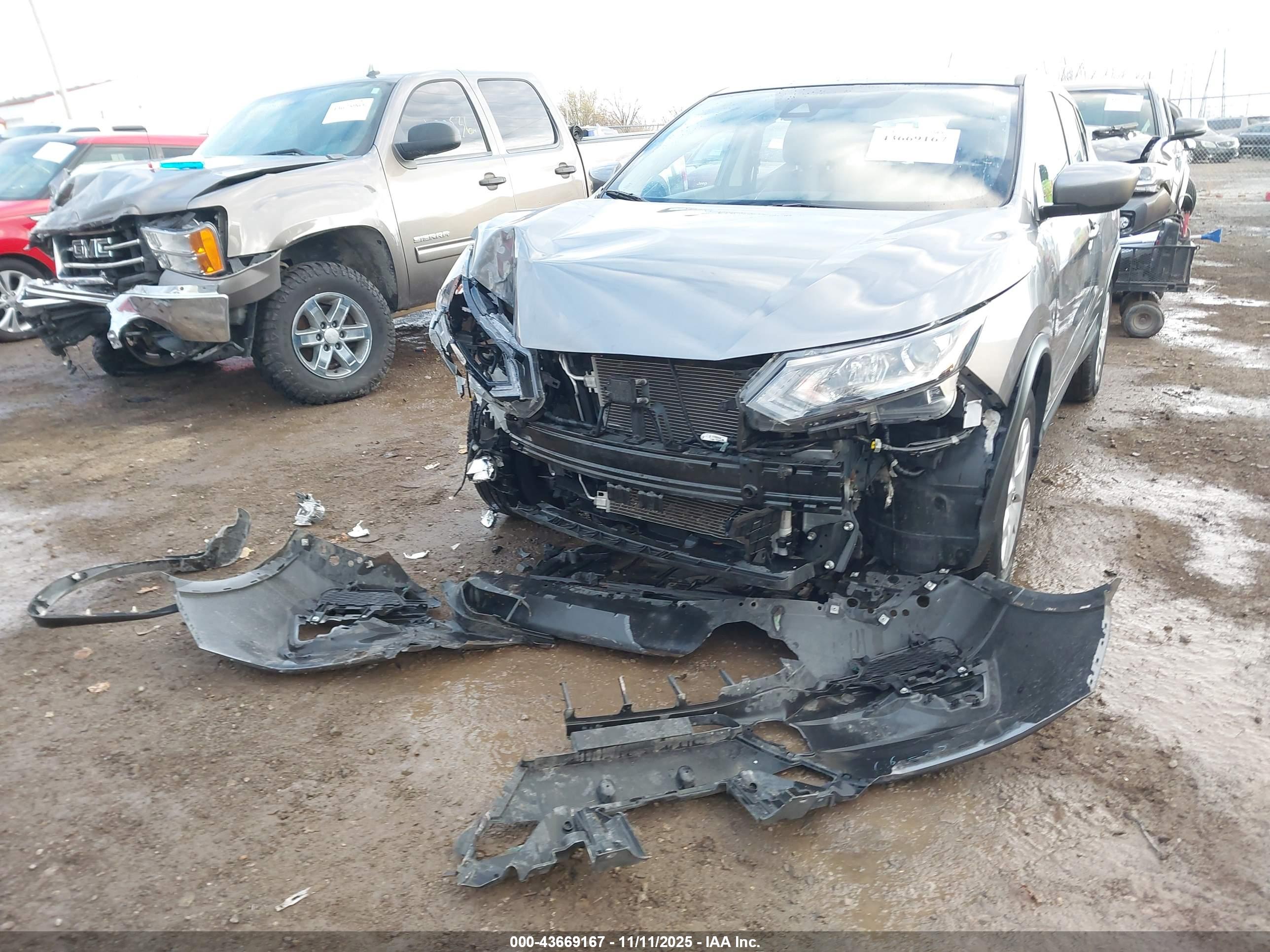 NISSAN ROGUE image 6