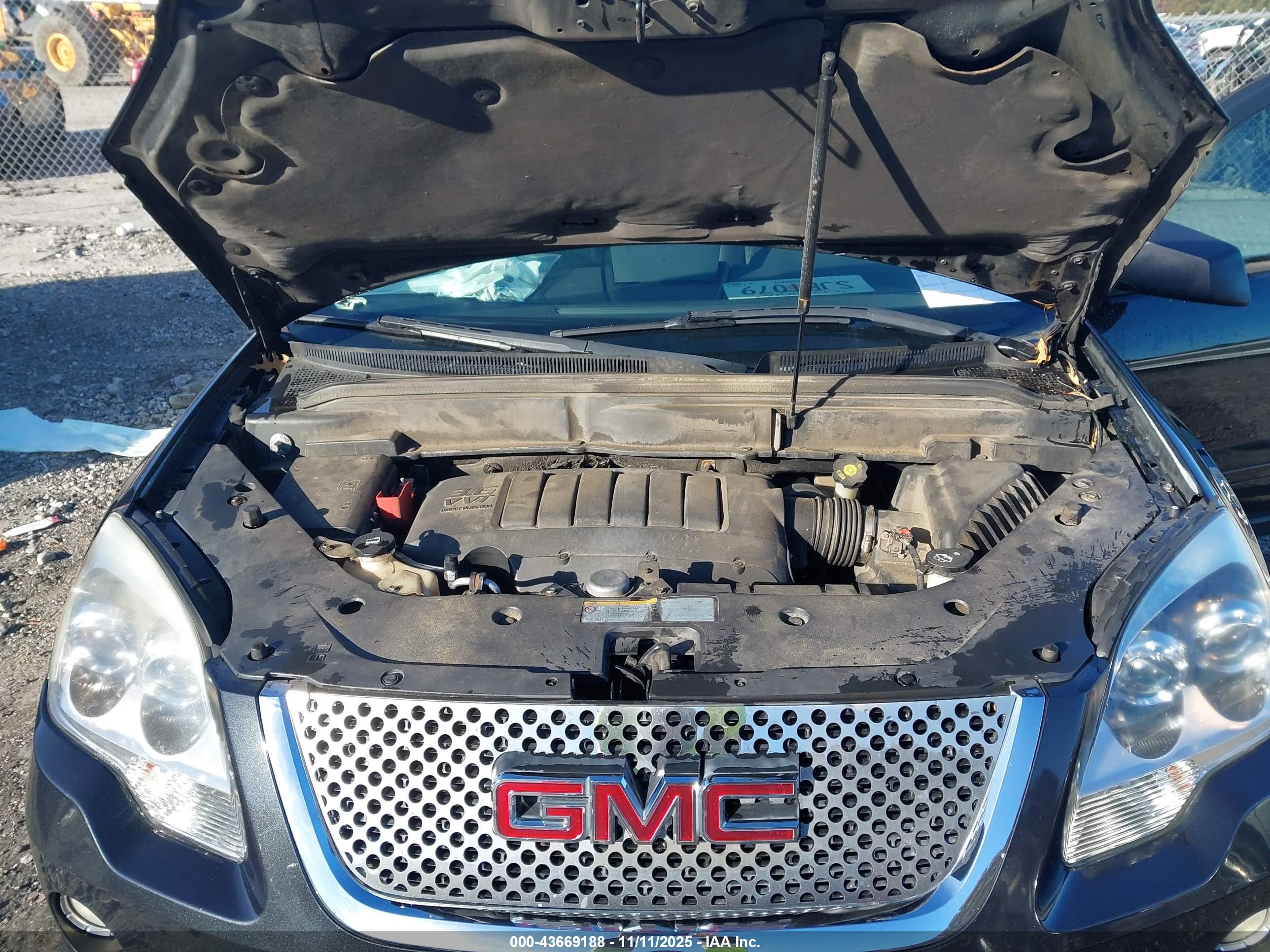 GMC ACADIA image 10