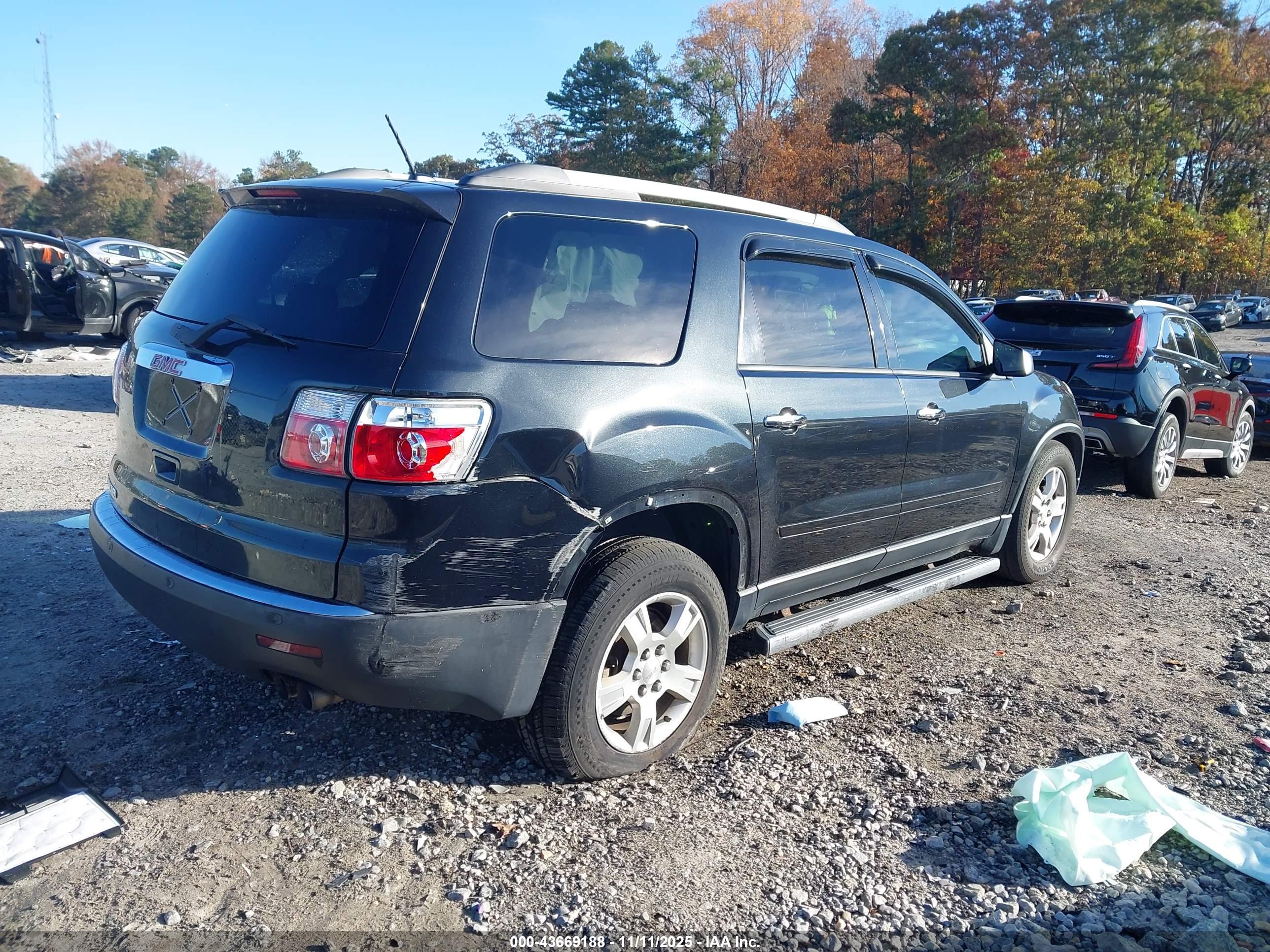GMC ACADIA image 4