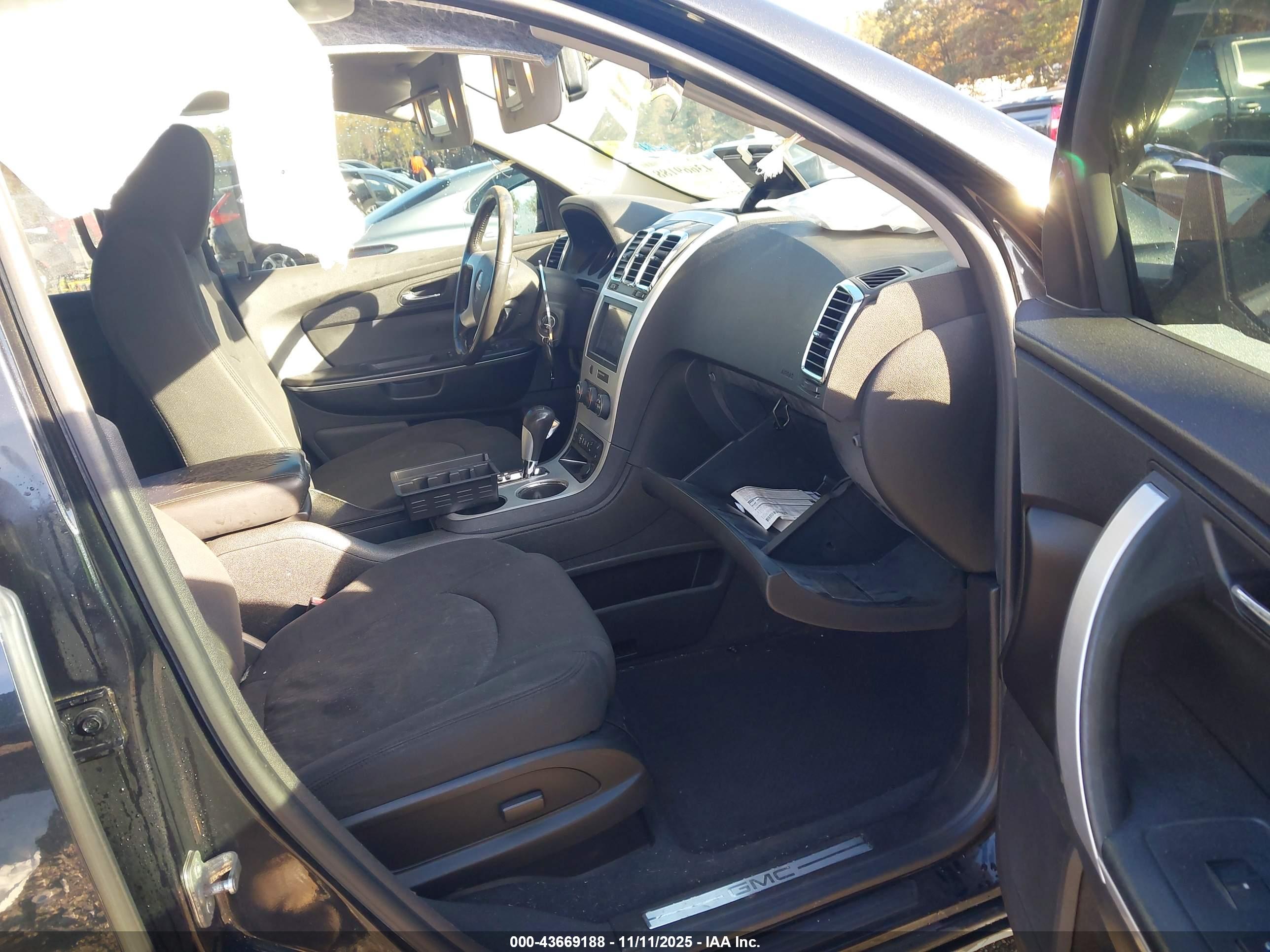 GMC ACADIA image 5