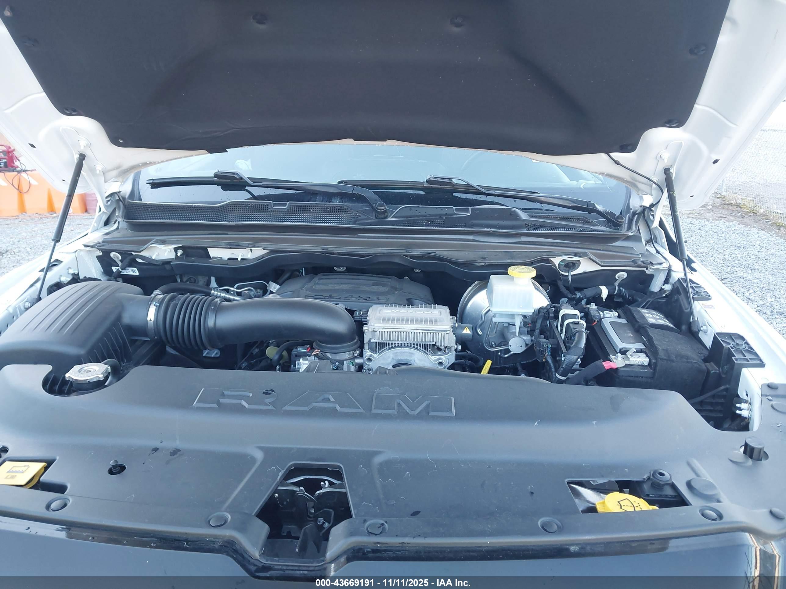 RAM 1500 image 10