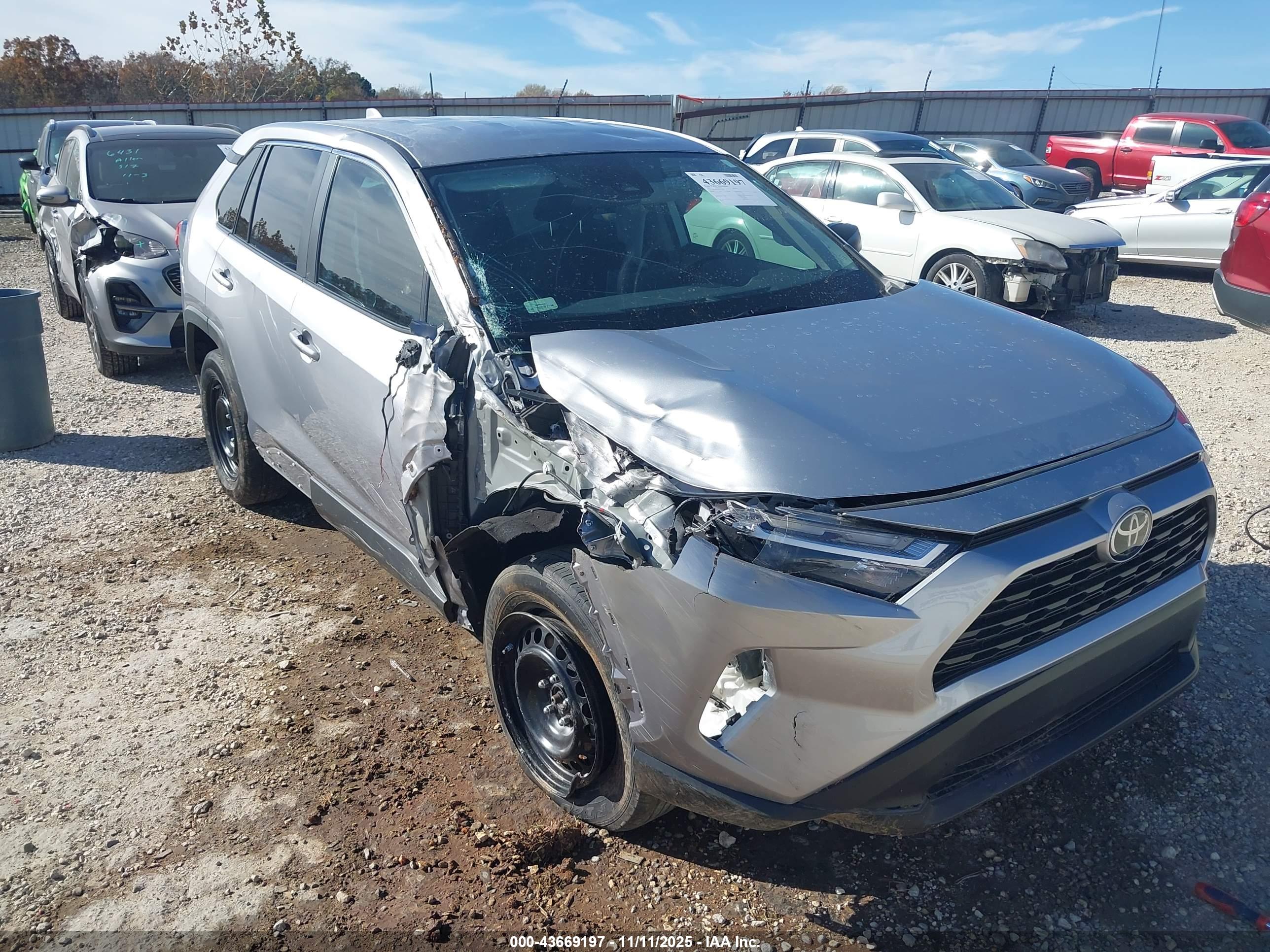 TOYOTA RAV4 image 6